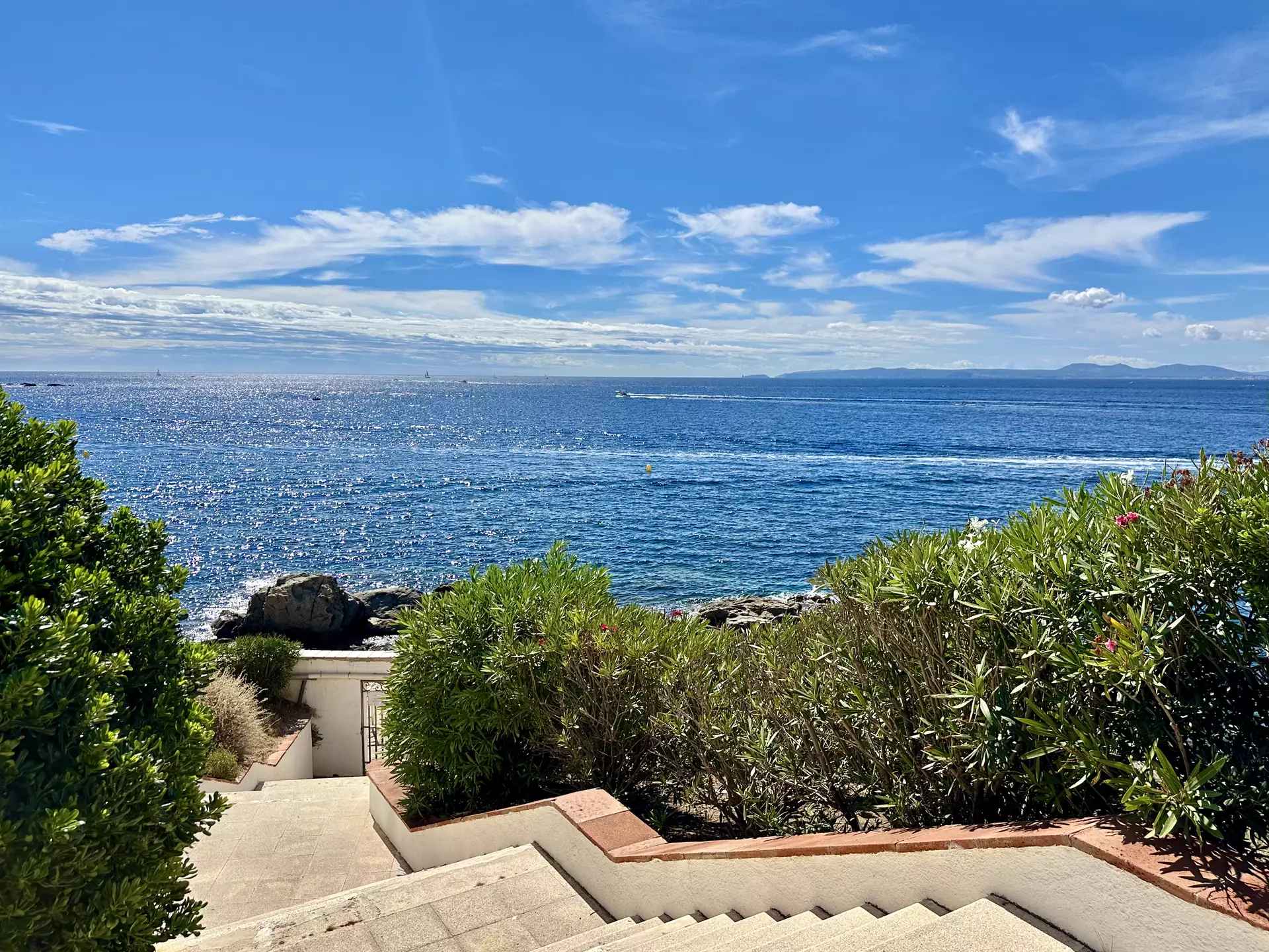 Acollidor apartament en primera línia de mar a Roses - El Far