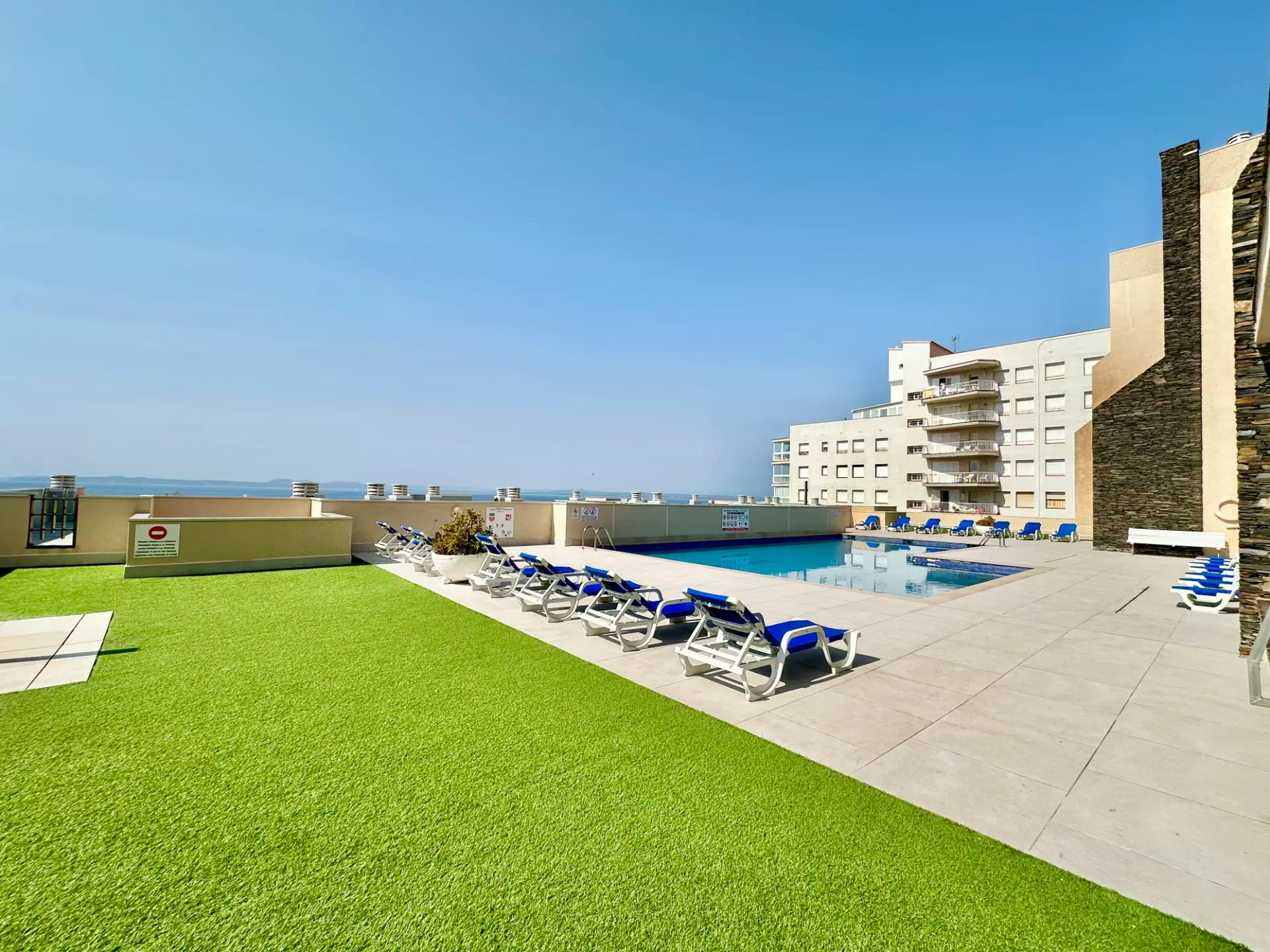 Appartement avec vue mer, piscine et parking privé en vente à Roses