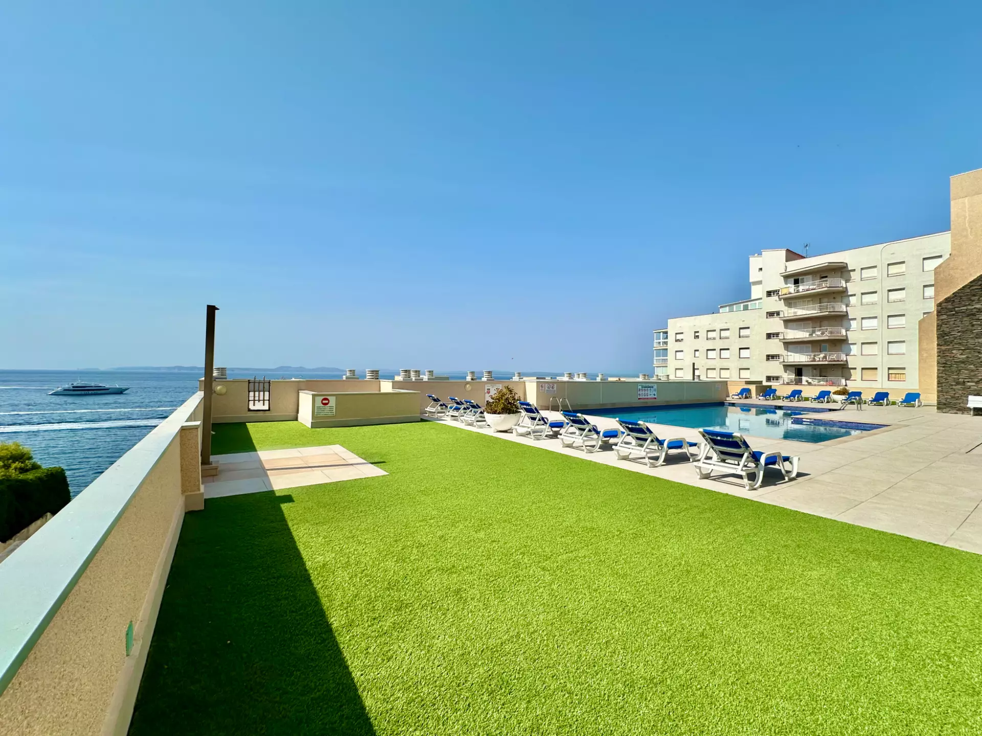 Appartement avec vue mer, piscine et parking privé en vente à Roses