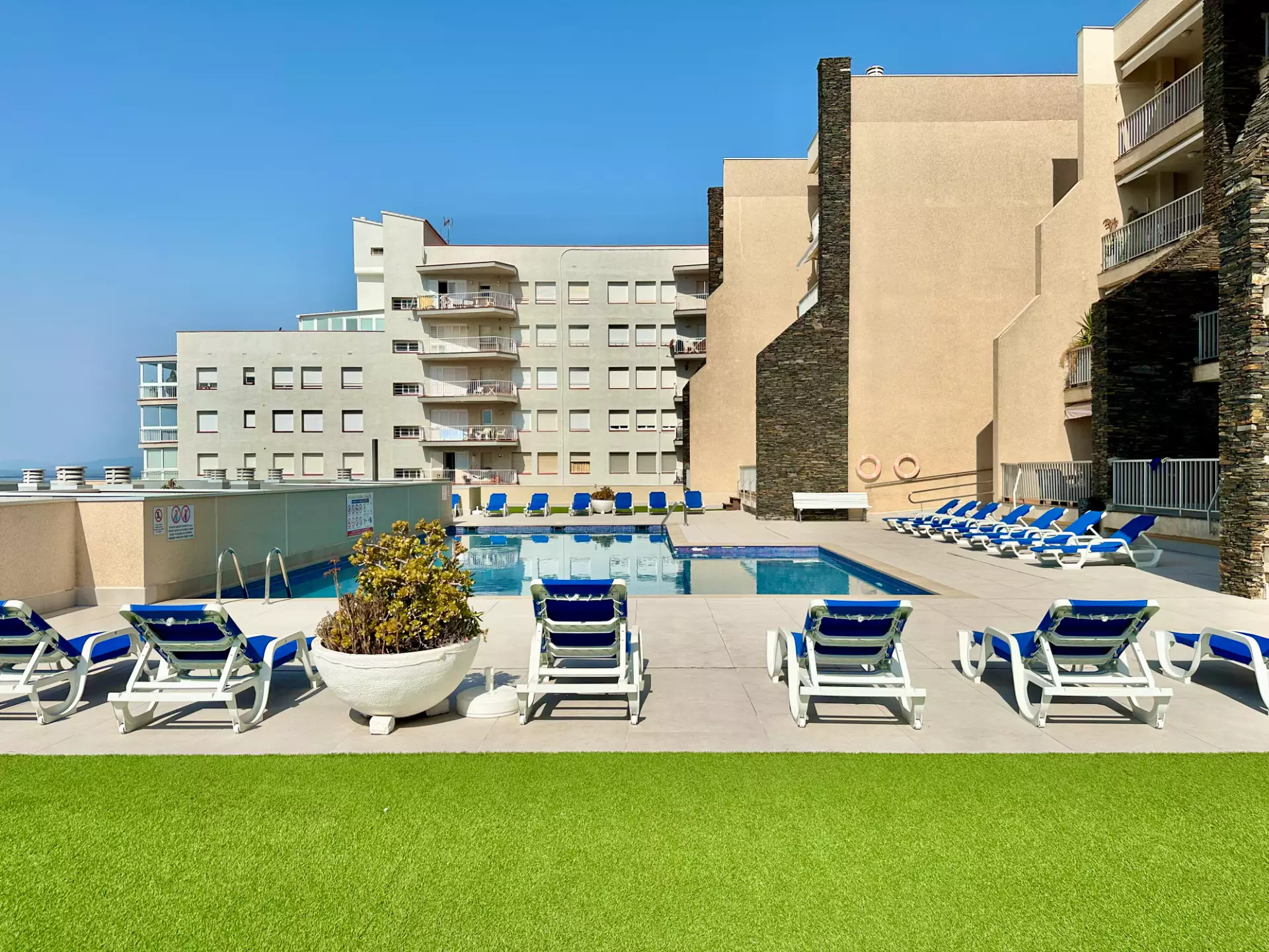 Appartement avec vue mer, piscine et parking privé en vente à Roses