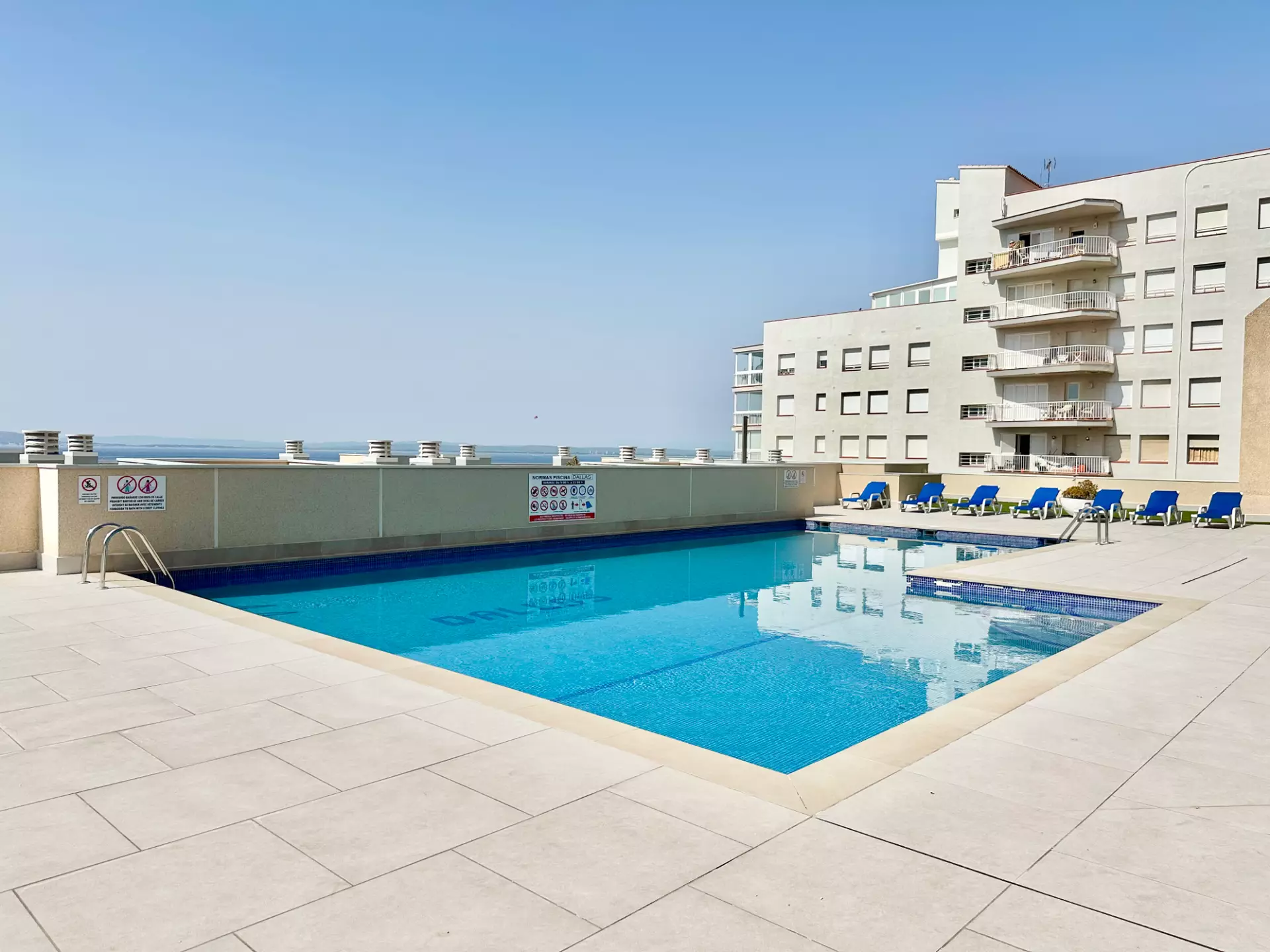Appartement avec vue mer, piscine et parking privé en vente à Roses
