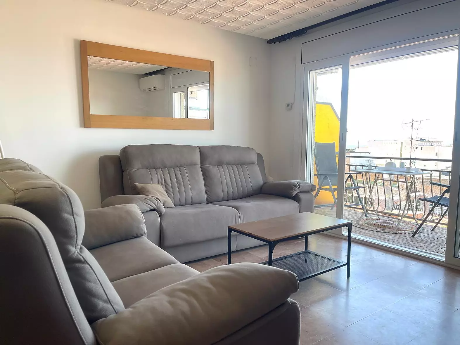 Apartament cèntric amb llicència turística, vistes al mar i garatge a Roses
