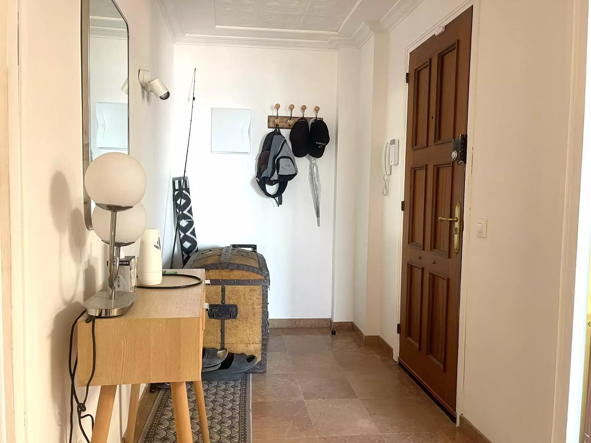 Central apartment with tourist license, sea views and garage in Roses
