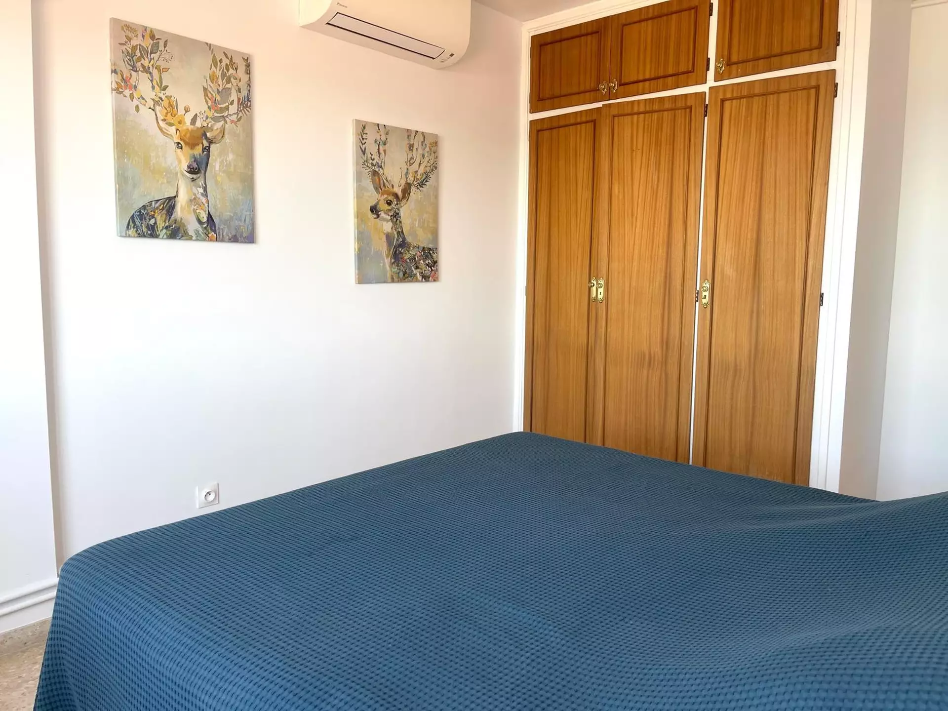 Central apartment with tourist license, sea views and garage in Roses