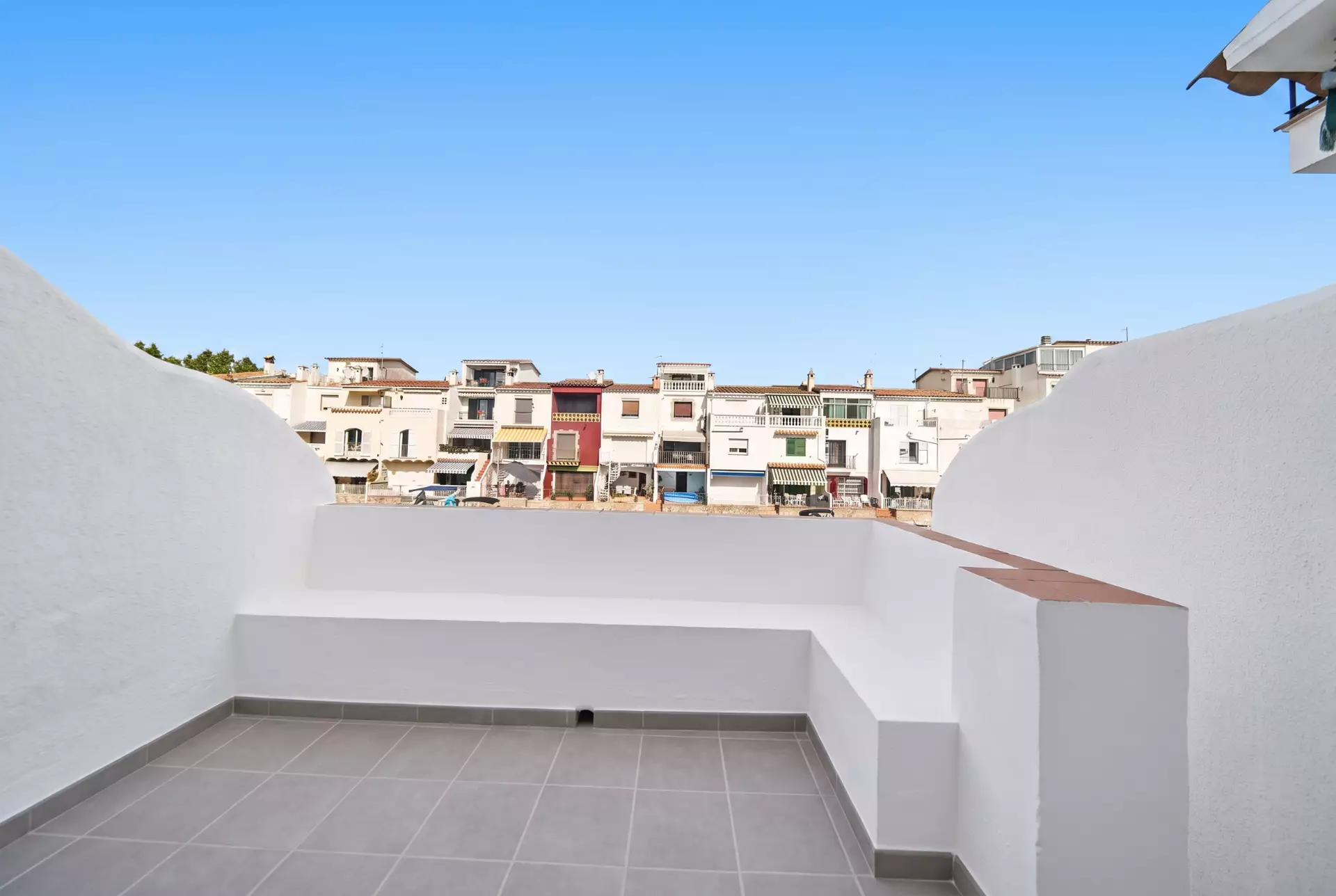 Fischerhaus mit privatem Bootsanleger in Empuriabrava