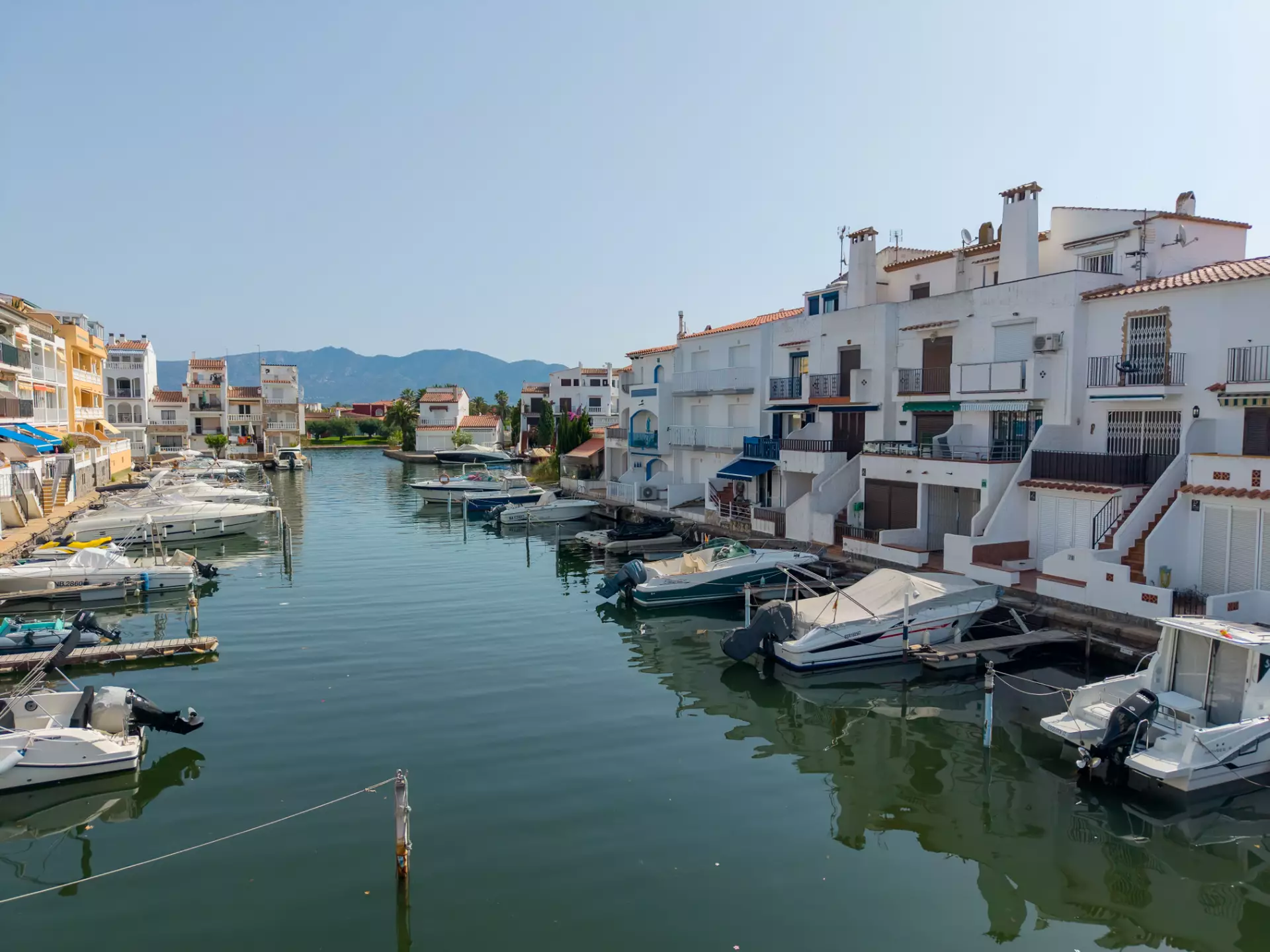 Fischerhaus mit privatem Bootsanleger in Empuriabrava
