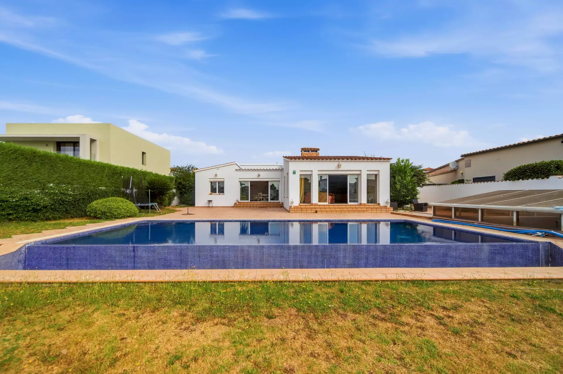 Casa amb dos amarratges i gran garatge a Empuriabrava