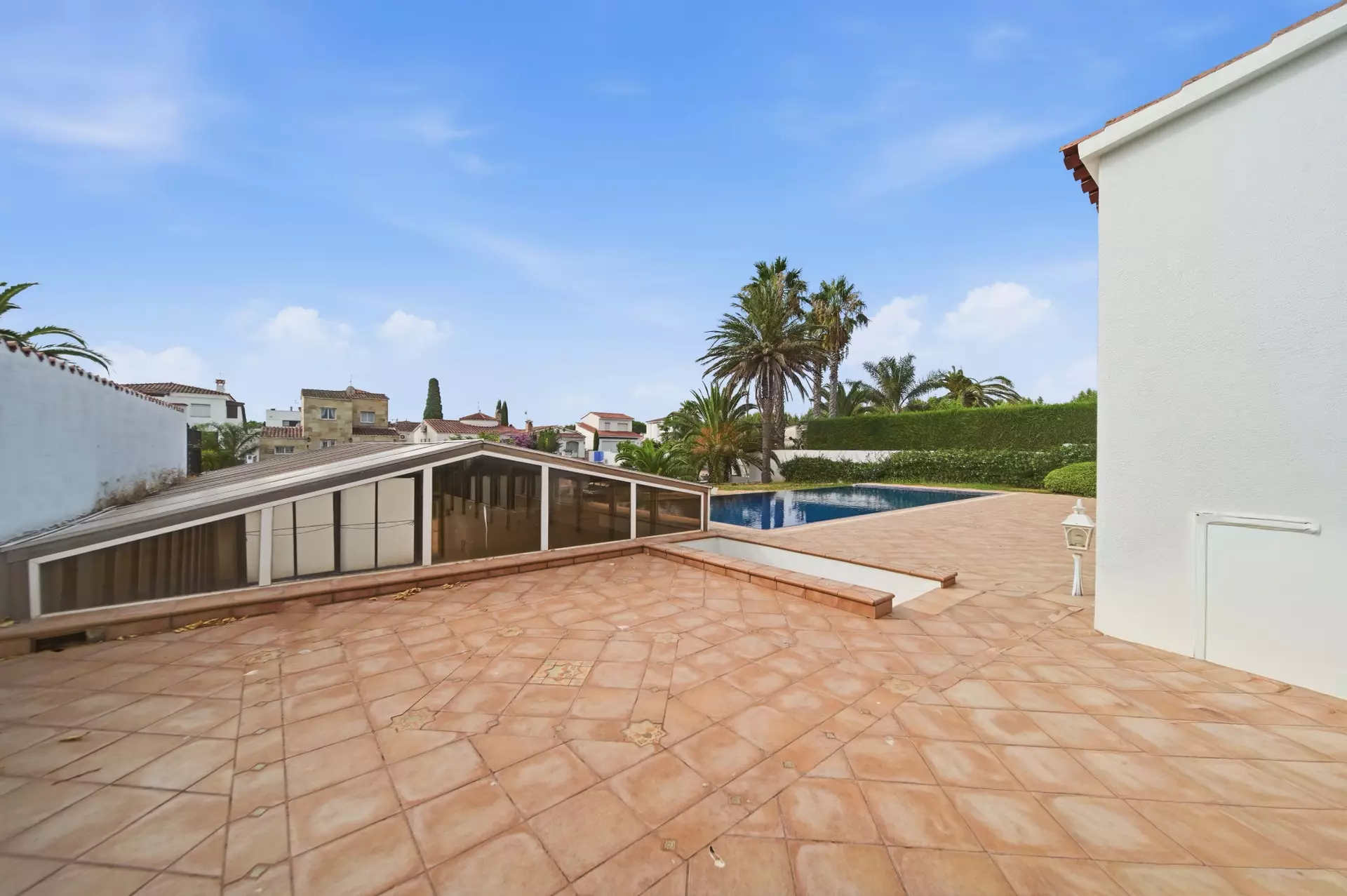Casa amb dos amarratges i gran garatge a Empuriabrava