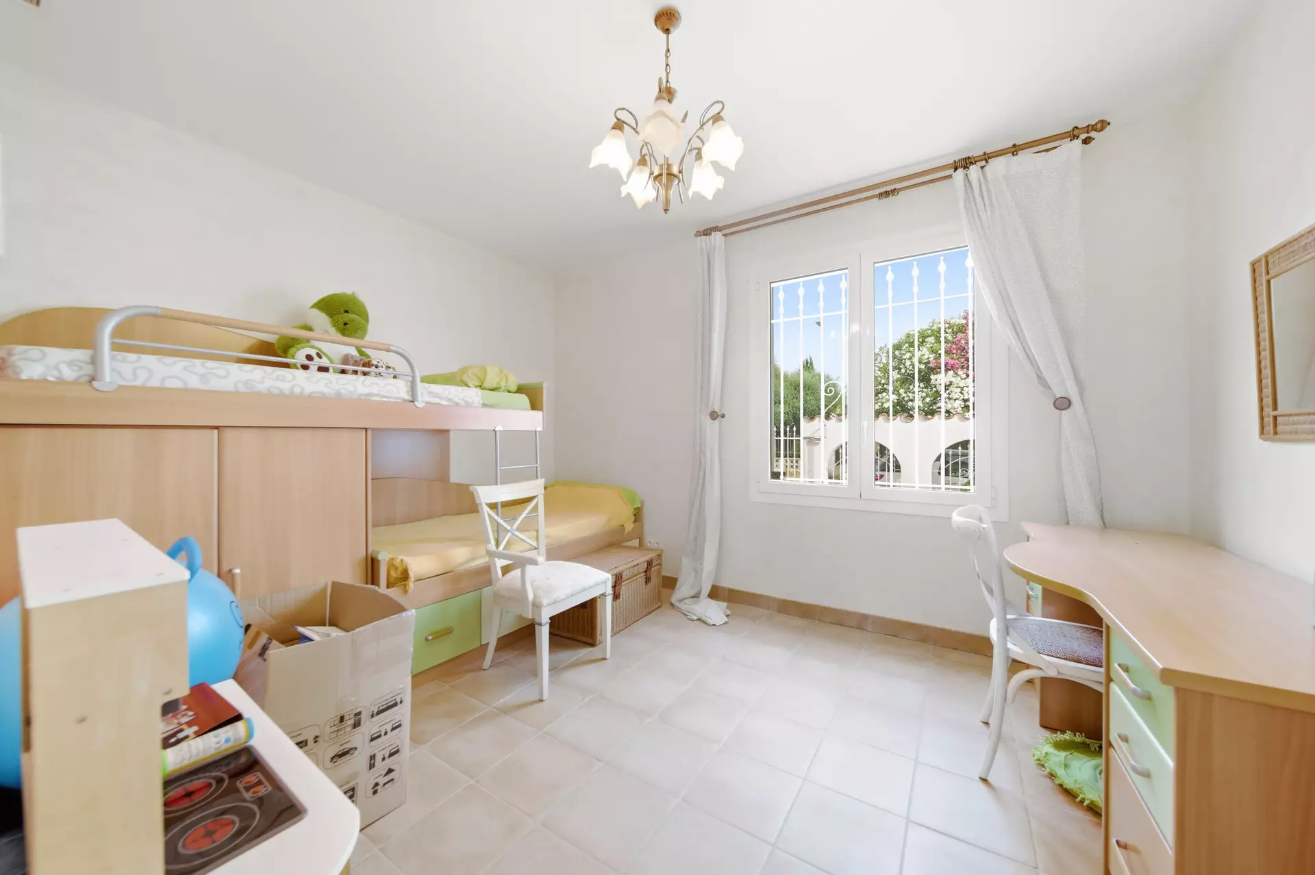Casa amb dos amarratges i gran garatge a Empuriabrava