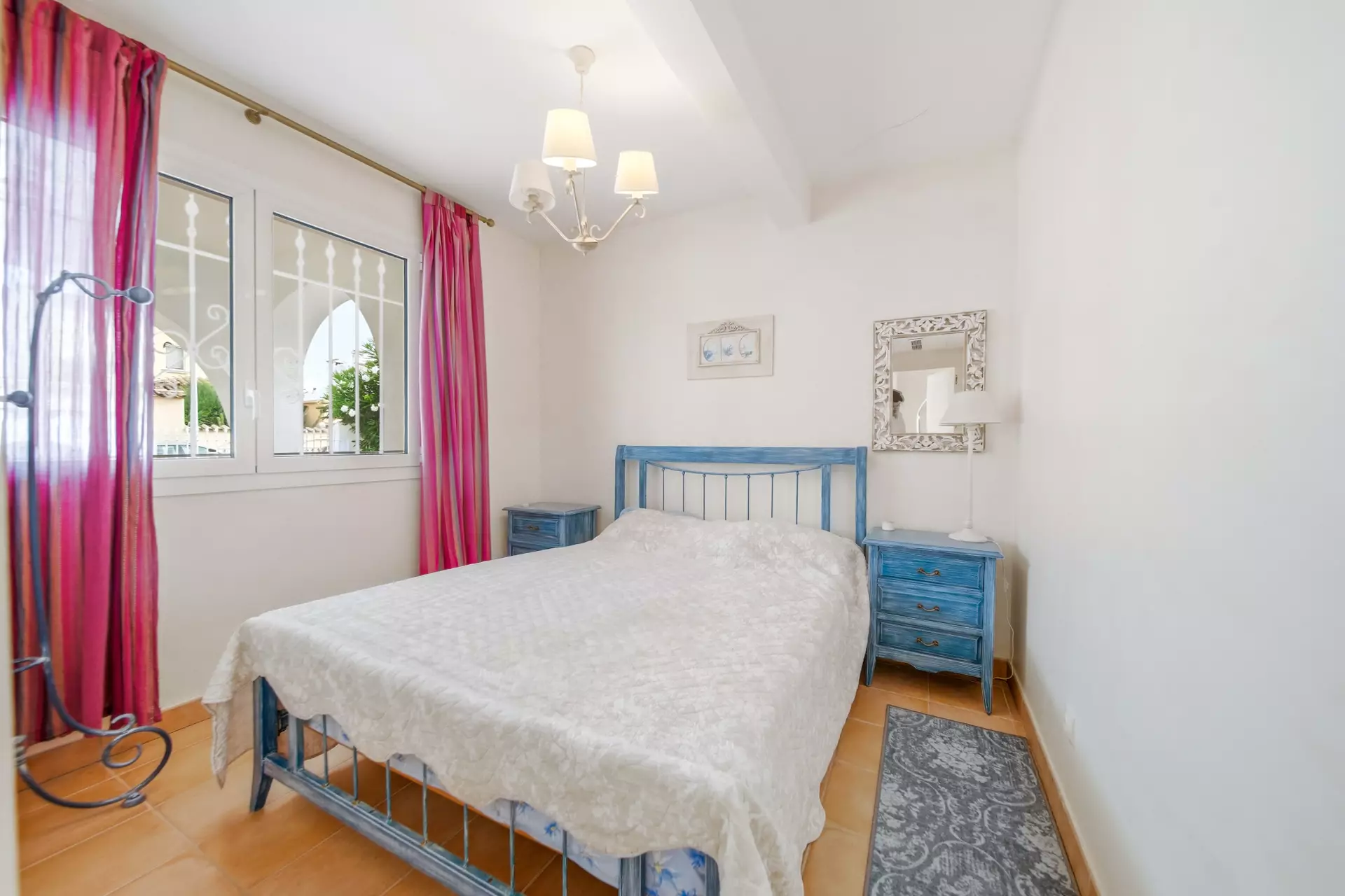 Casa amb dos amarratges i gran garatge a Empuriabrava