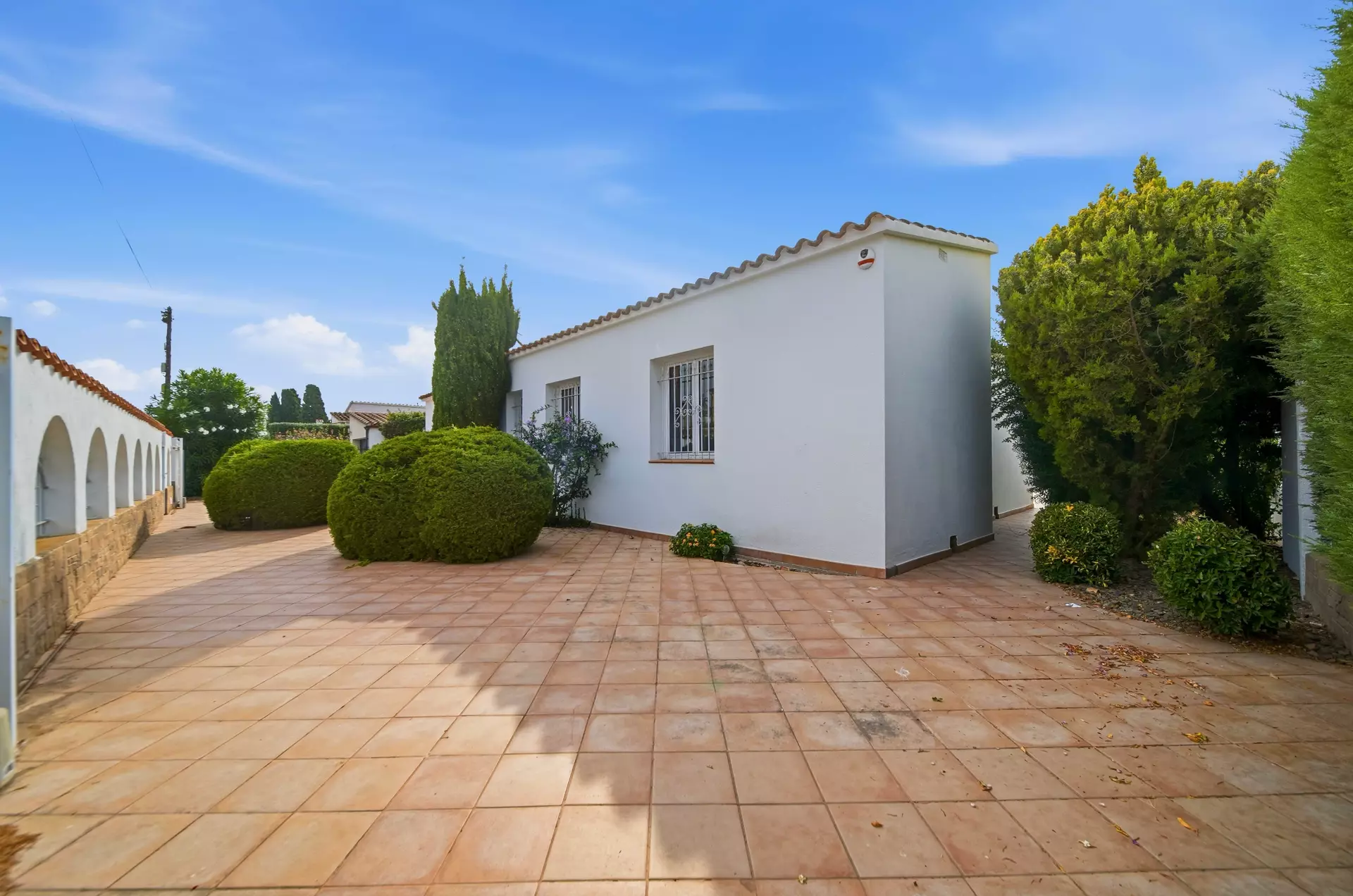Casa amb dos amarratges i gran garatge a Empuriabrava