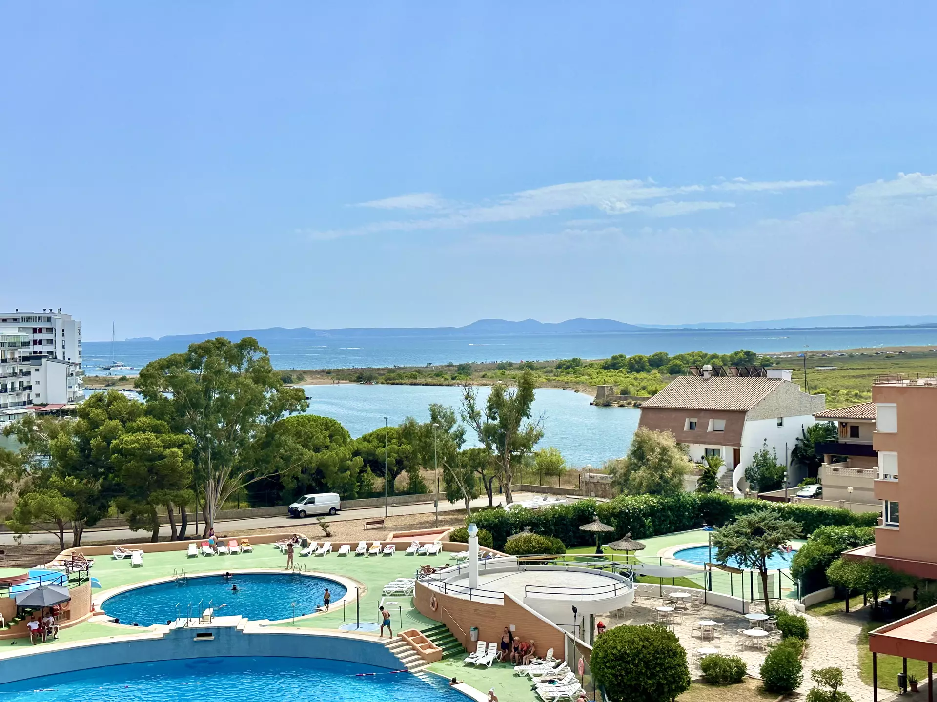 Estudi amb vista al mar i amb piscina en venda a Roses – Santa Margarida