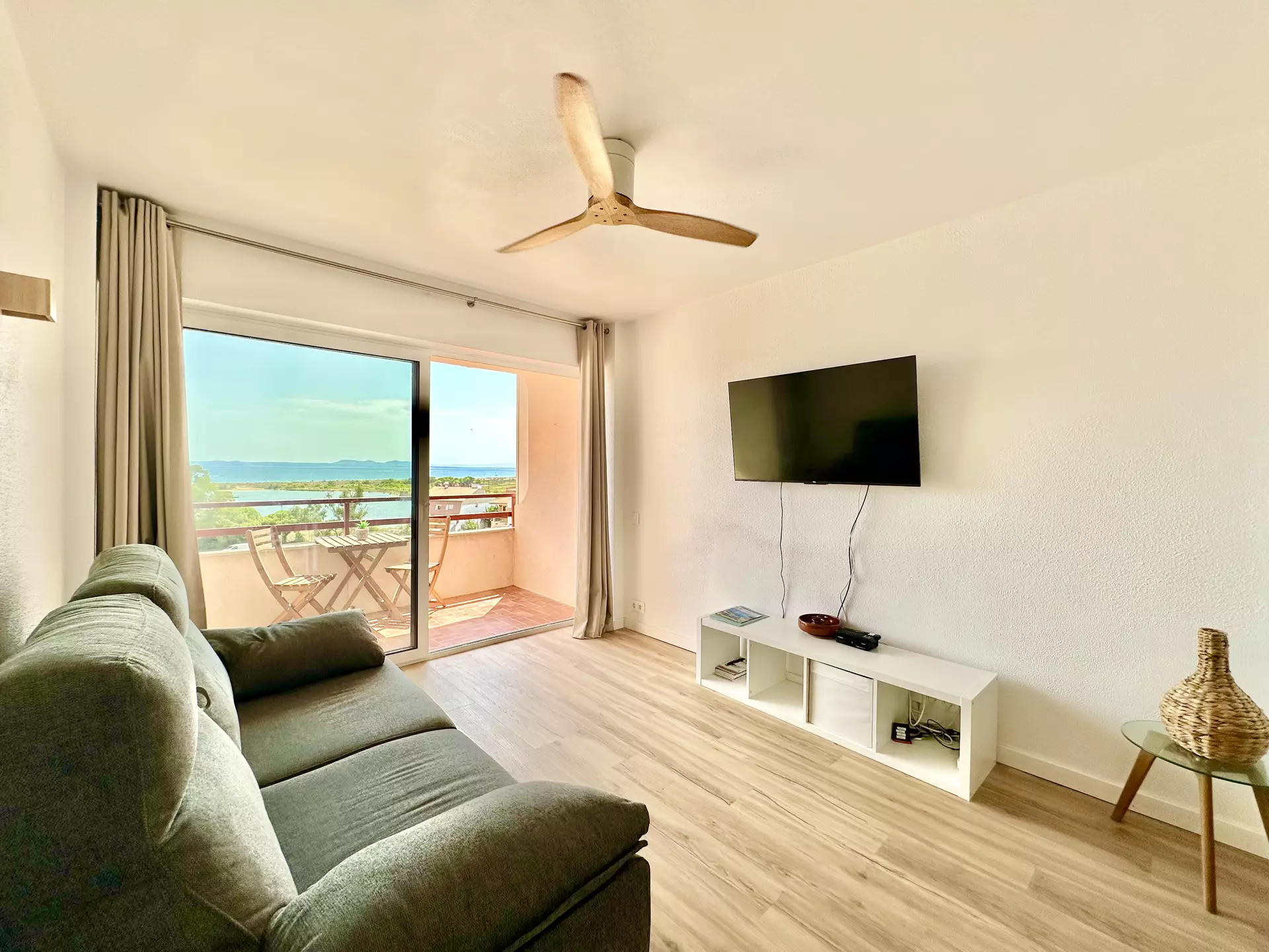 Estudi amb vista al mar i amb piscina en venda a Roses – Santa Margarida