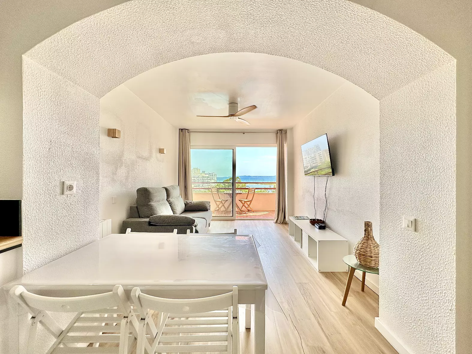 Studio with Sea View and with Swimming Pool for Sale in Rosas – Santa Margarita