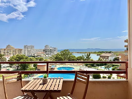 Estudi amb vista al mar i amb piscina en venda a Roses – Santa Margarida