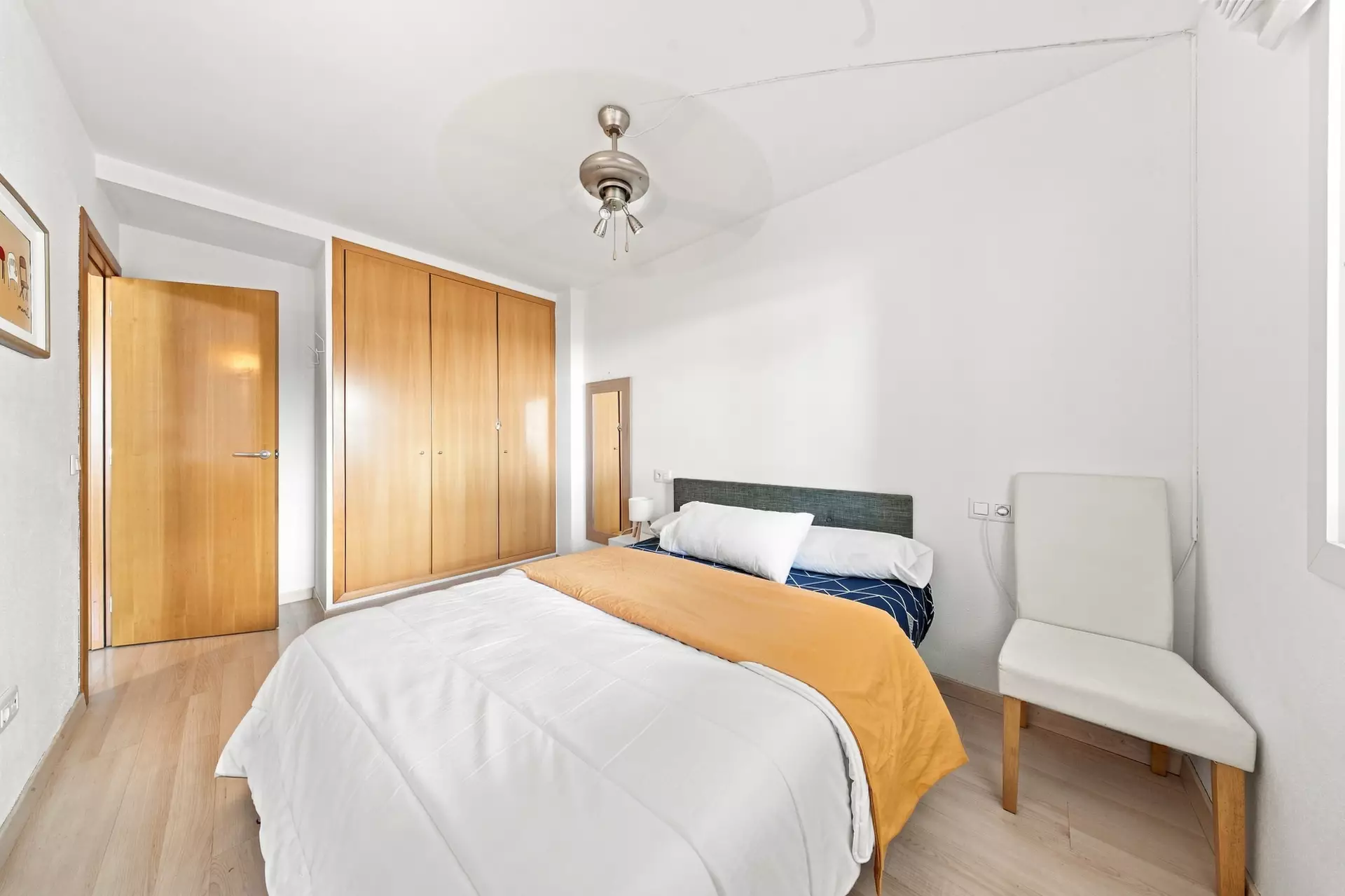 Renovierte Wohnung mit Terrasse, Pool, Touristenlizenz in Roses