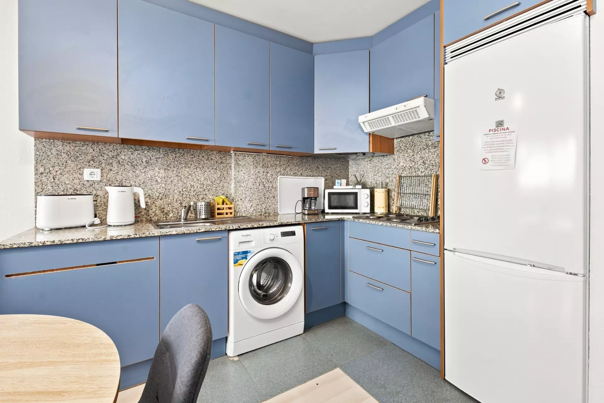 Renovierte Wohnung mit Terrasse, Pool, Touristenlizenz in Roses