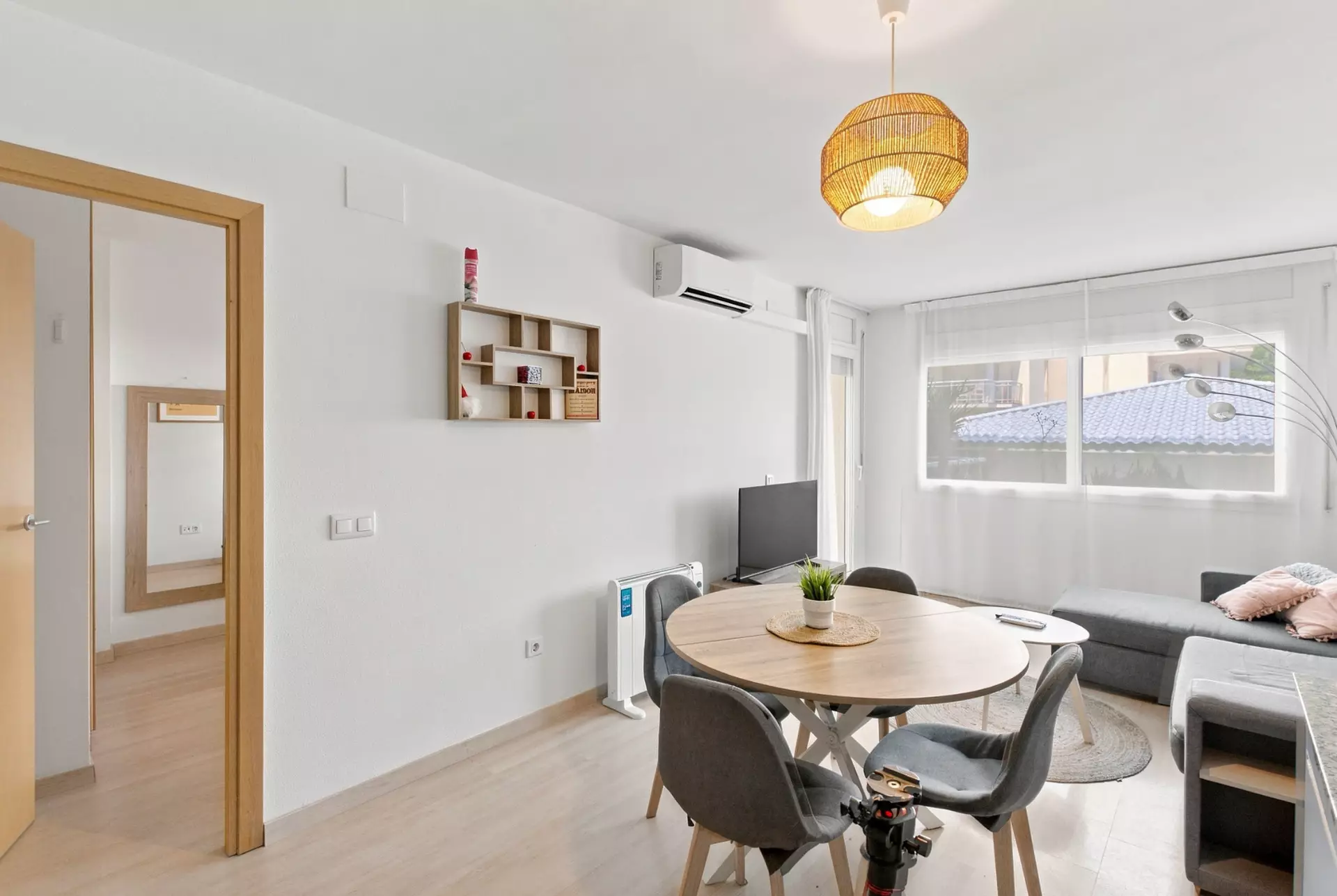 Renovierte Wohnung mit Terrasse, Pool, Touristenlizenz in Roses