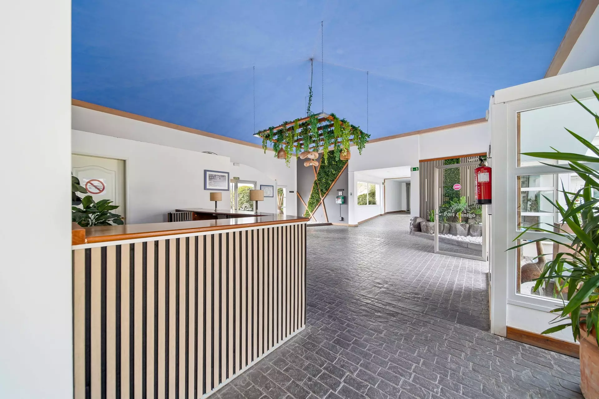 Renovierte Wohnung mit Terrasse, Pool, Touristenlizenz in Roses