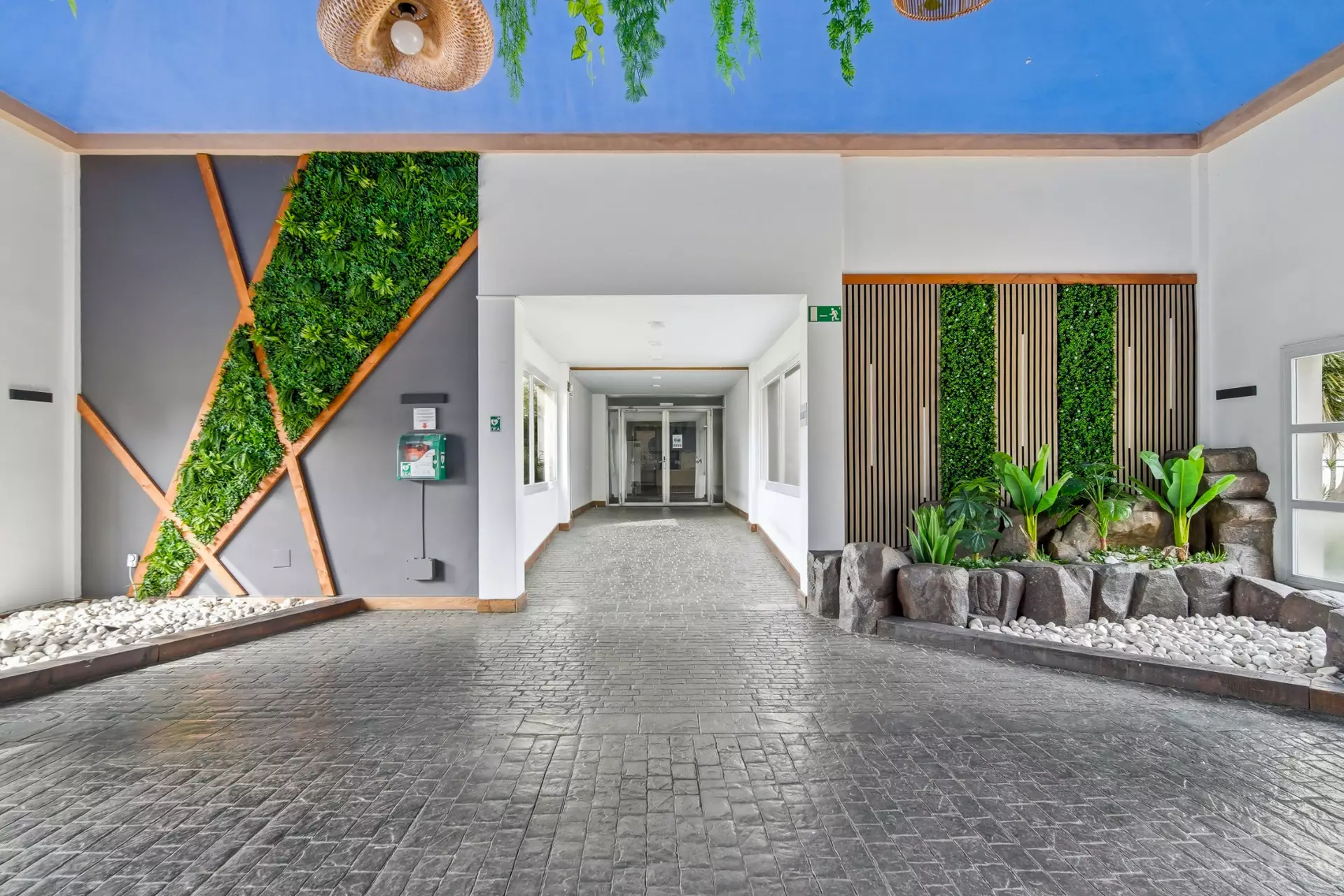 Renovierte Wohnung mit Terrasse, Pool, Touristenlizenz in Roses