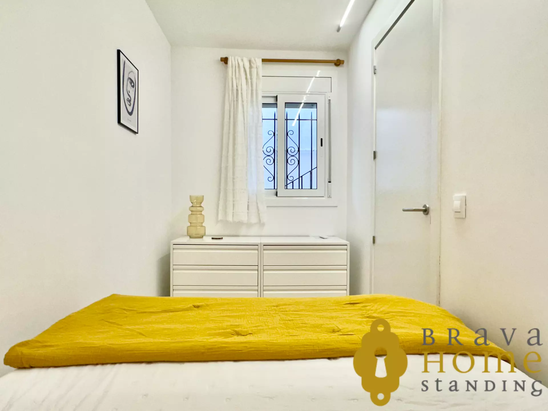 Magnificent fully renovated apartment with sea view in Canyelles