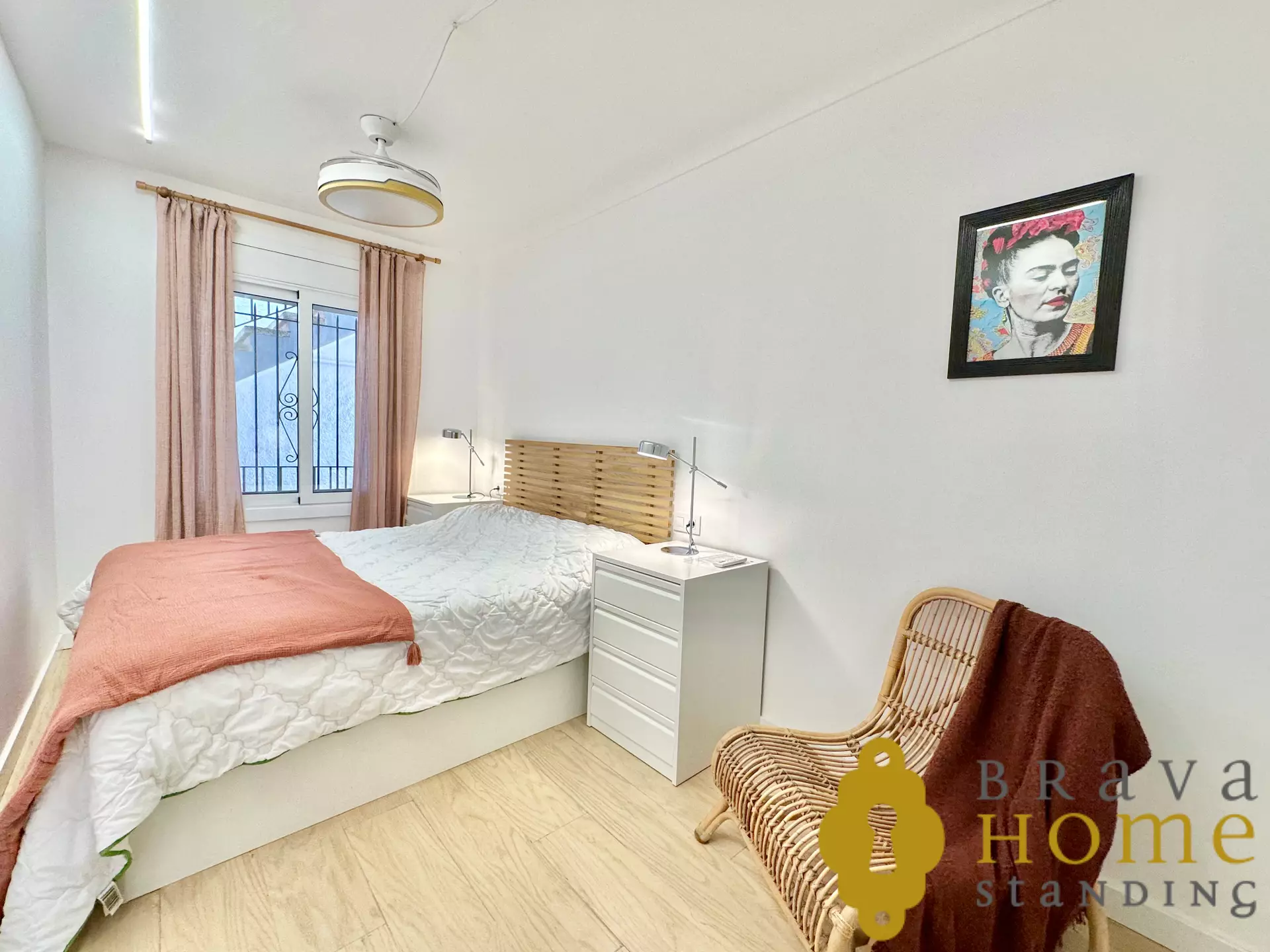 Magnificent fully renovated apartment with sea view in Canyelles