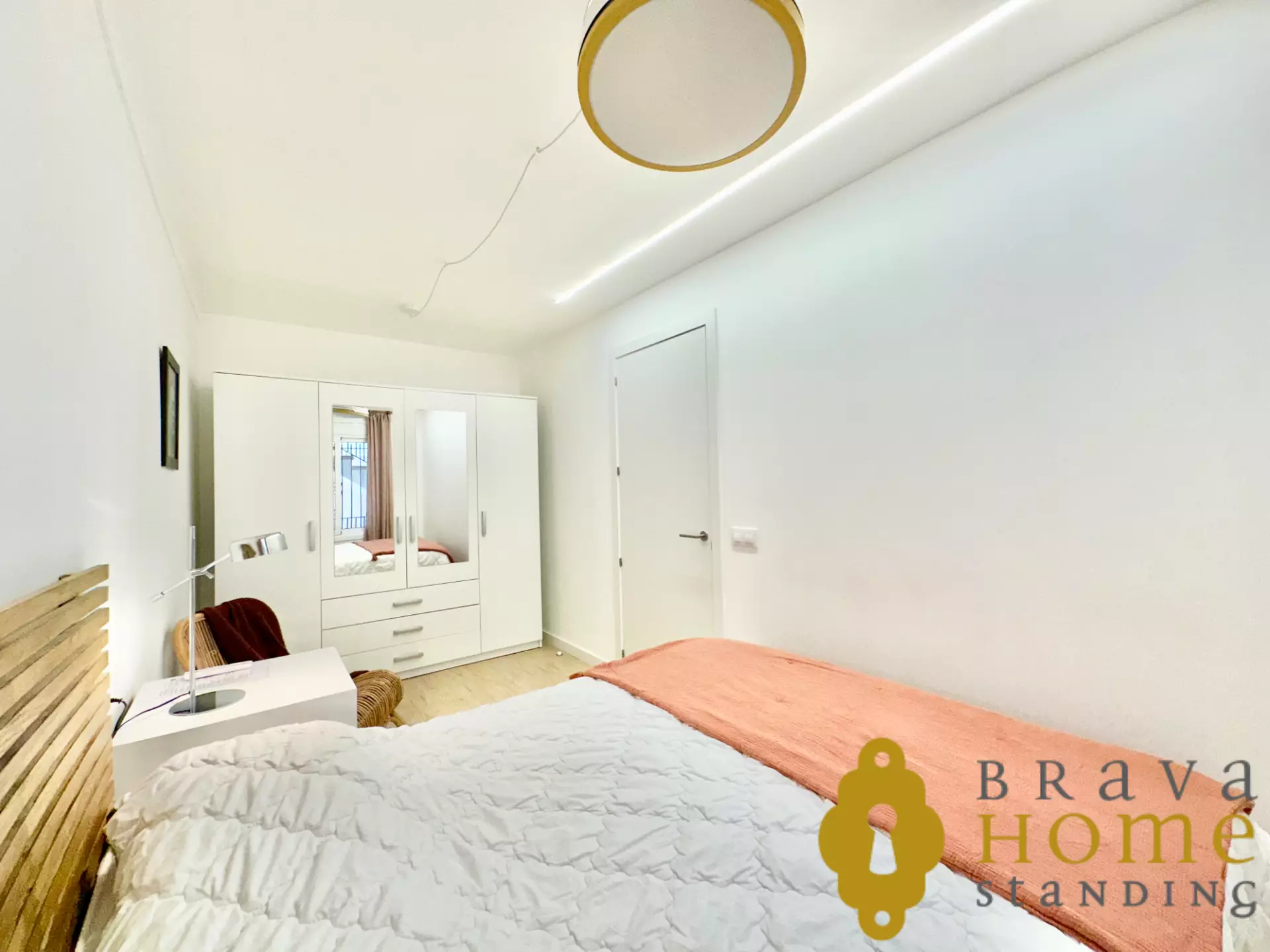Magnificent fully renovated apartment with sea view in Canyelles