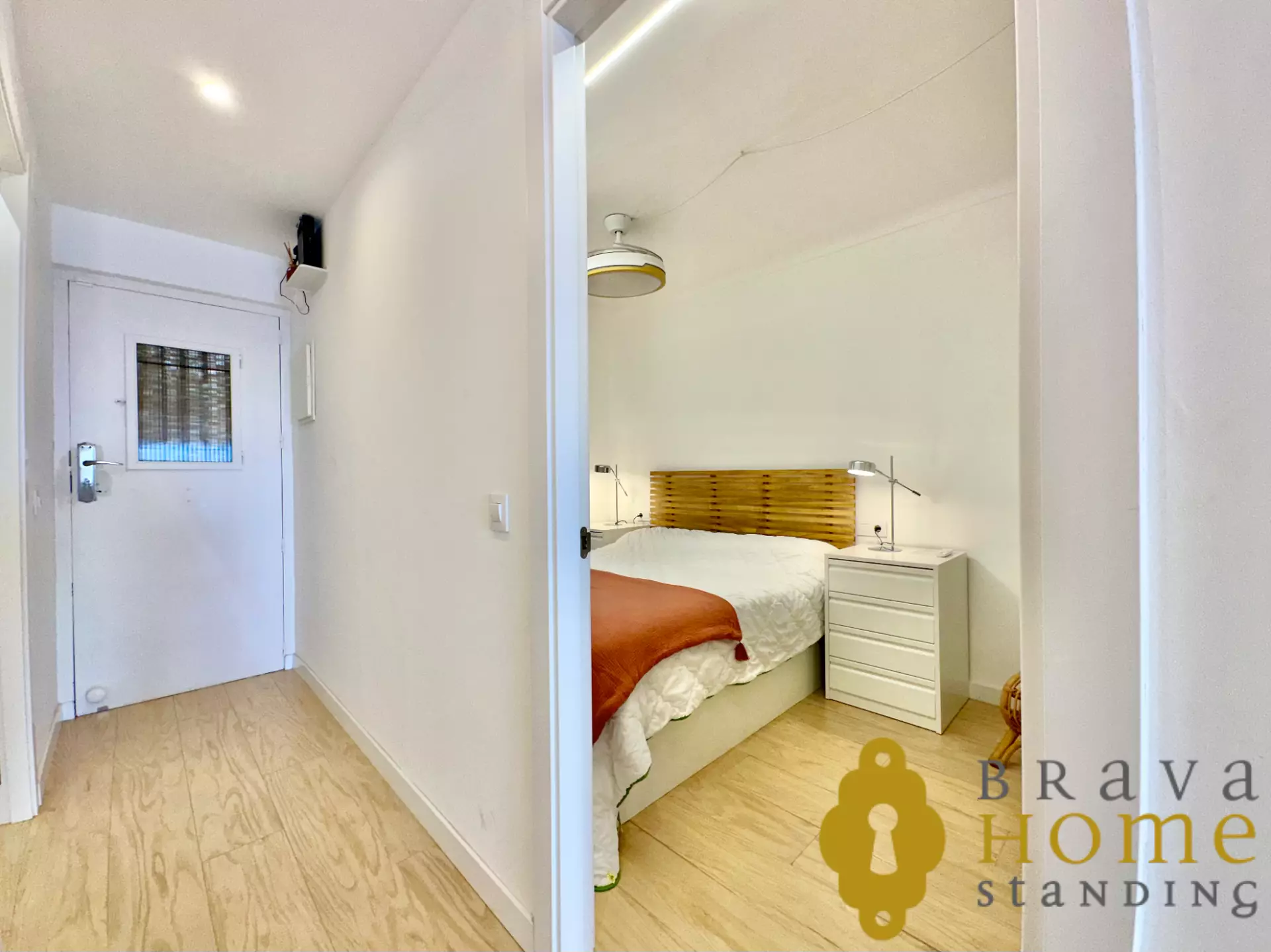 Magnificent fully renovated apartment with sea view in Canyelles