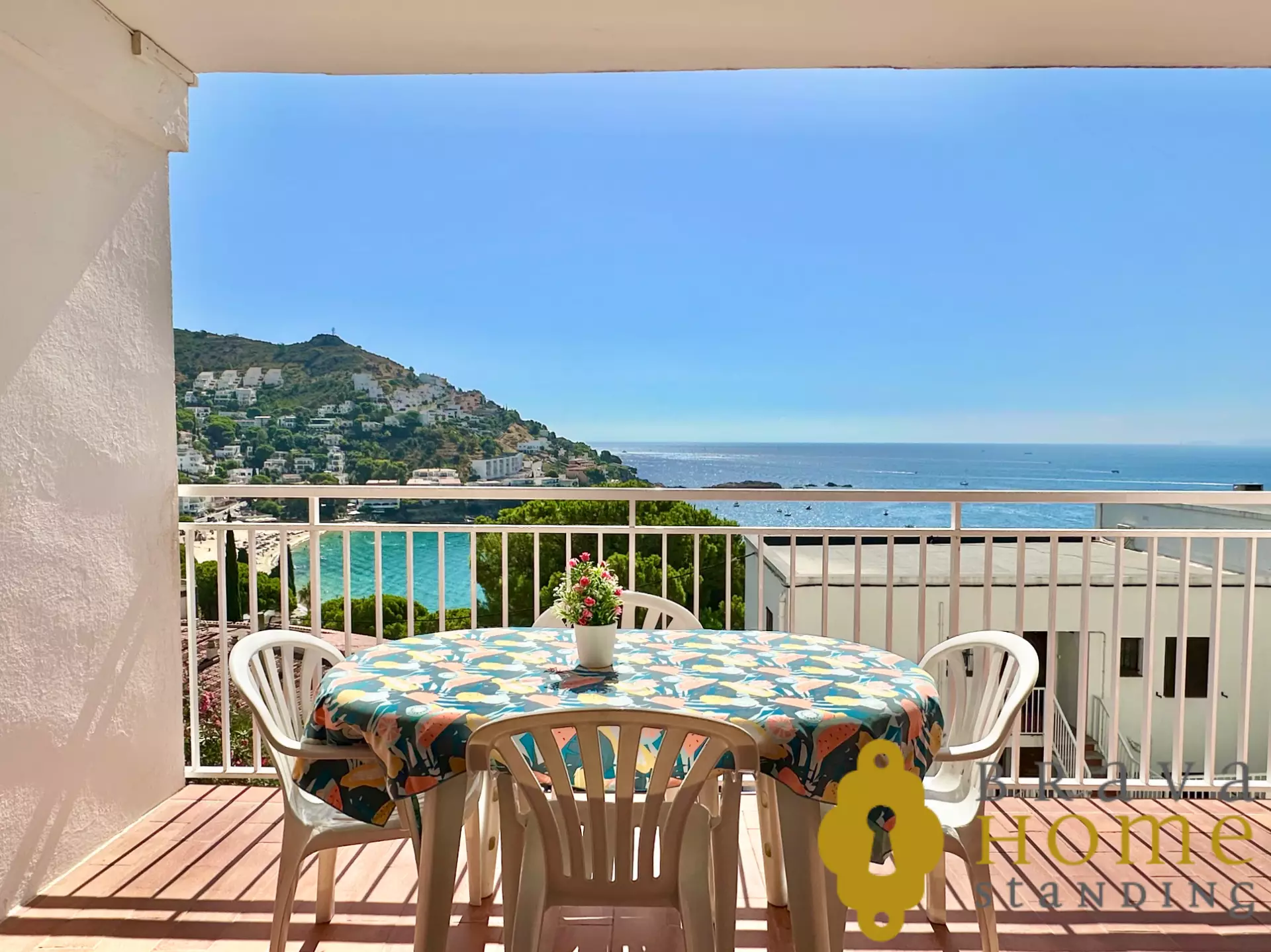 Apartament amb vistes al mar i terrassa en venda a Roses, Canyelles