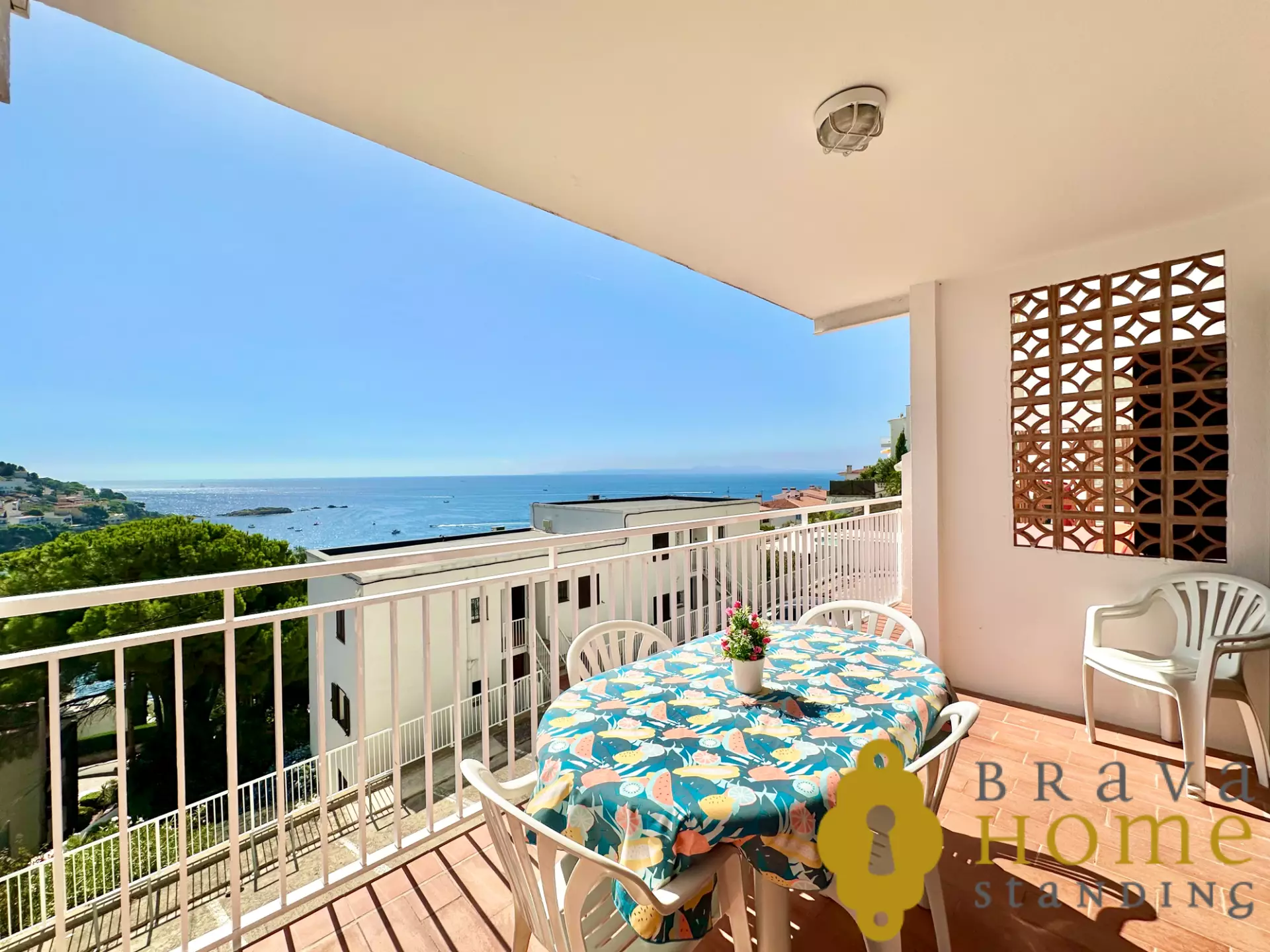 Apartament amb vistes al mar i terrassa en venda a Roses, Canyelles