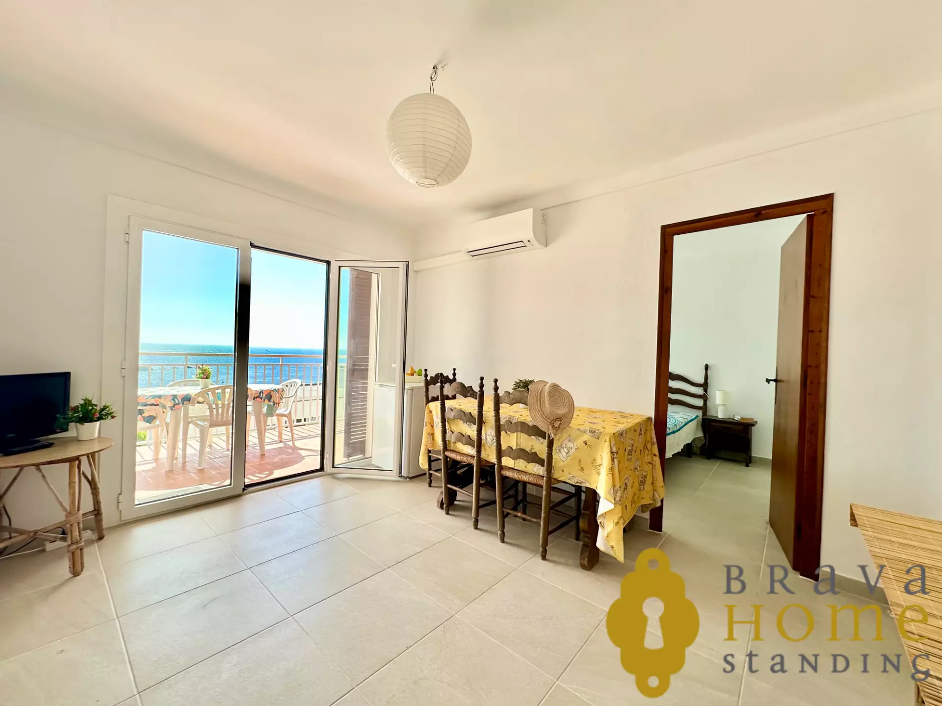 Apartament amb vistes al mar i terrassa en venda a Roses, Canyelles