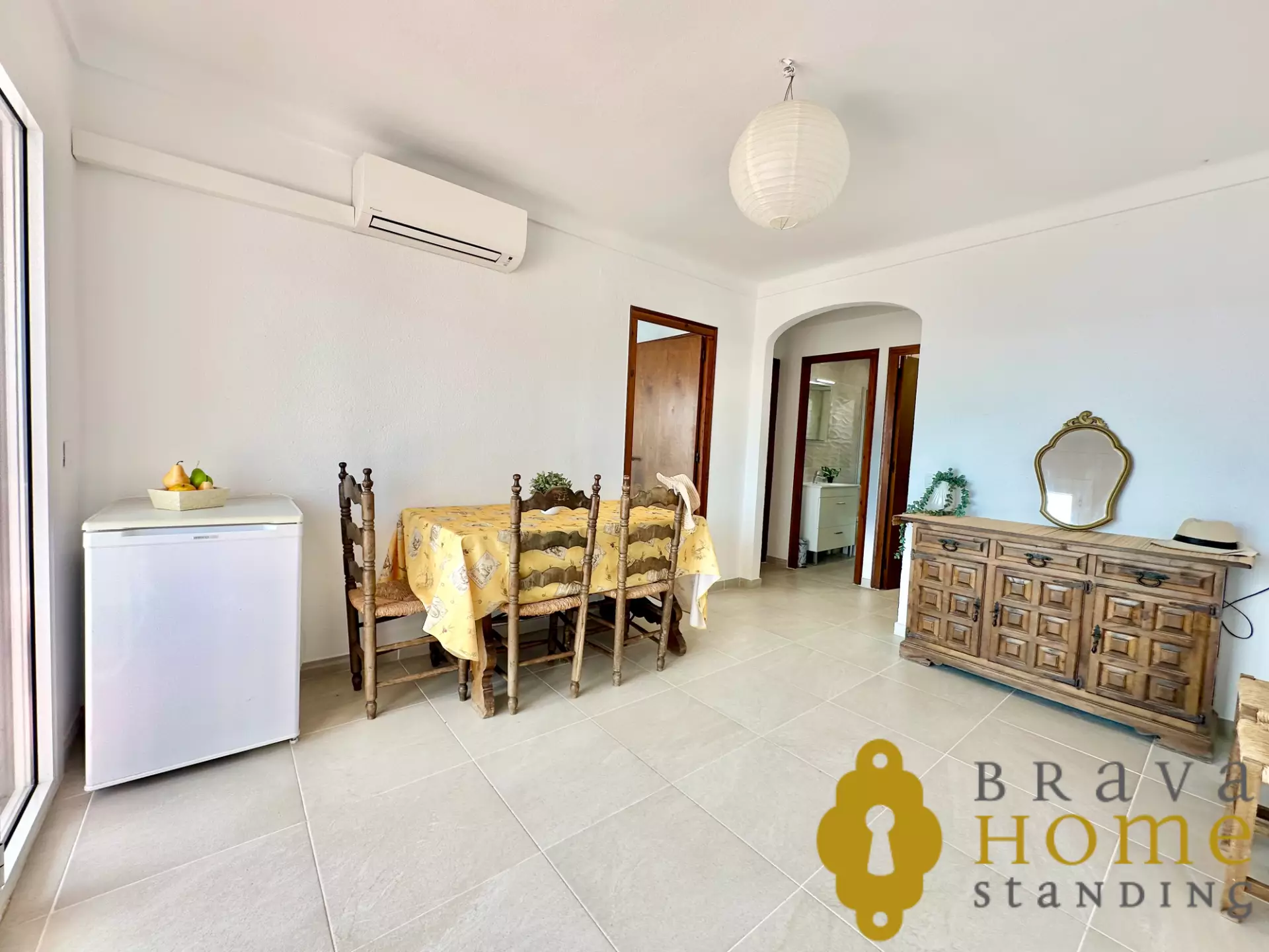Apartament amb vistes al mar i terrassa en venda a Roses, Canyelles