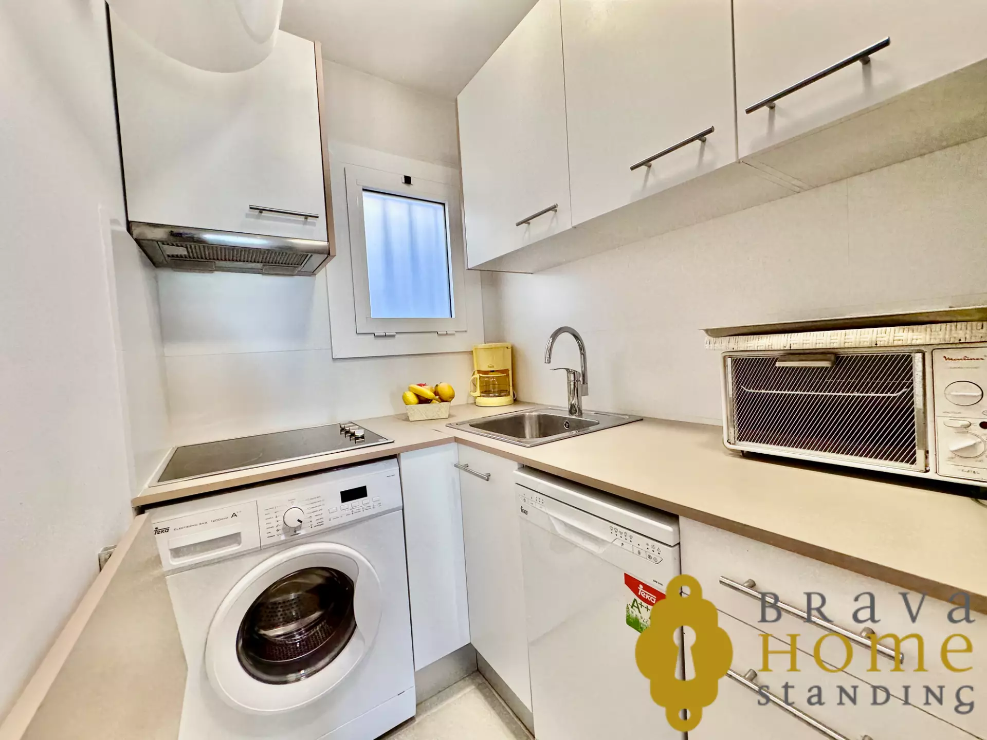 Apartament amb vistes al mar i terrassa en venda a Roses, Canyelles