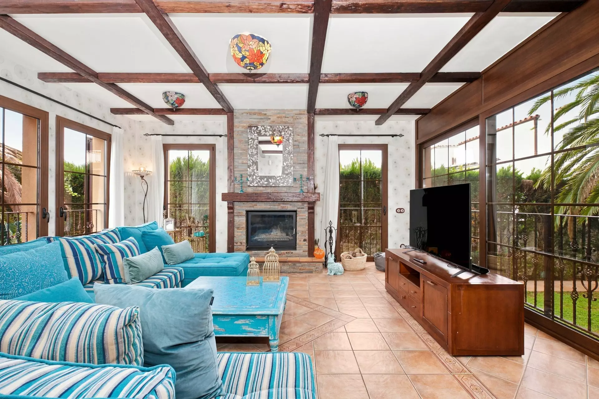 Luxury, Sea Views and High Returns: Exclusive Villa with 24 m Private Mooring
