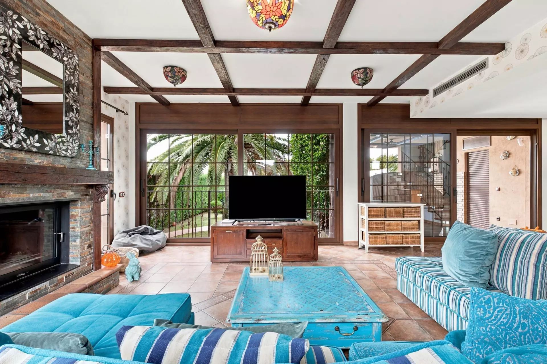 Luxury, Sea Views and High Returns: Exclusive Villa with 24 m Private Mooring