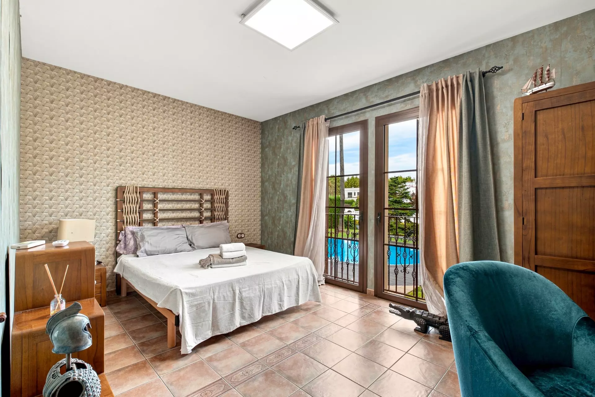 Luxury, Sea Views and High Returns: Exclusive Villa with 24 m Private Mooring