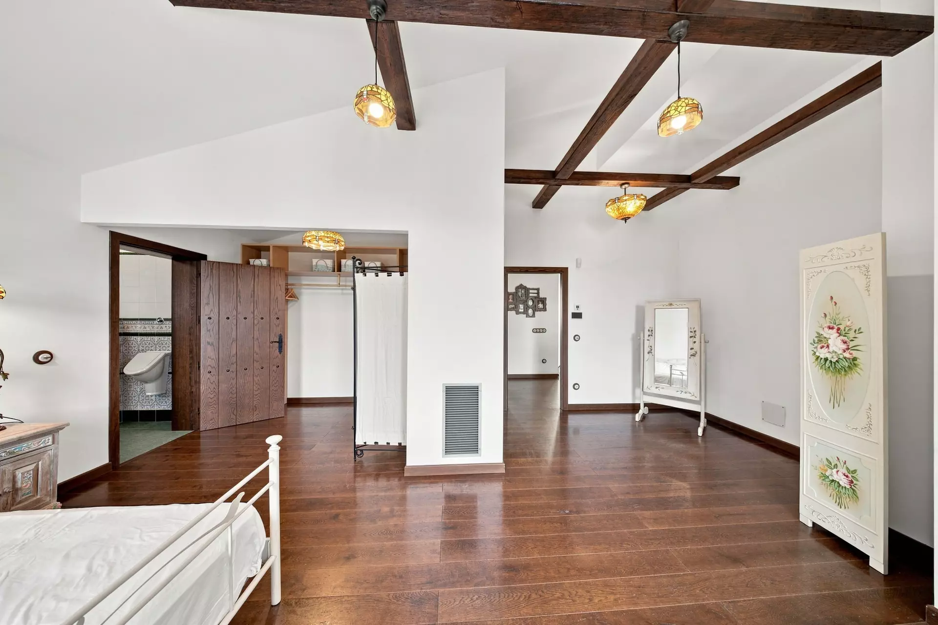 Luxury, Sea Views and High Returns: Exclusive Villa with 24 m Private Mooring