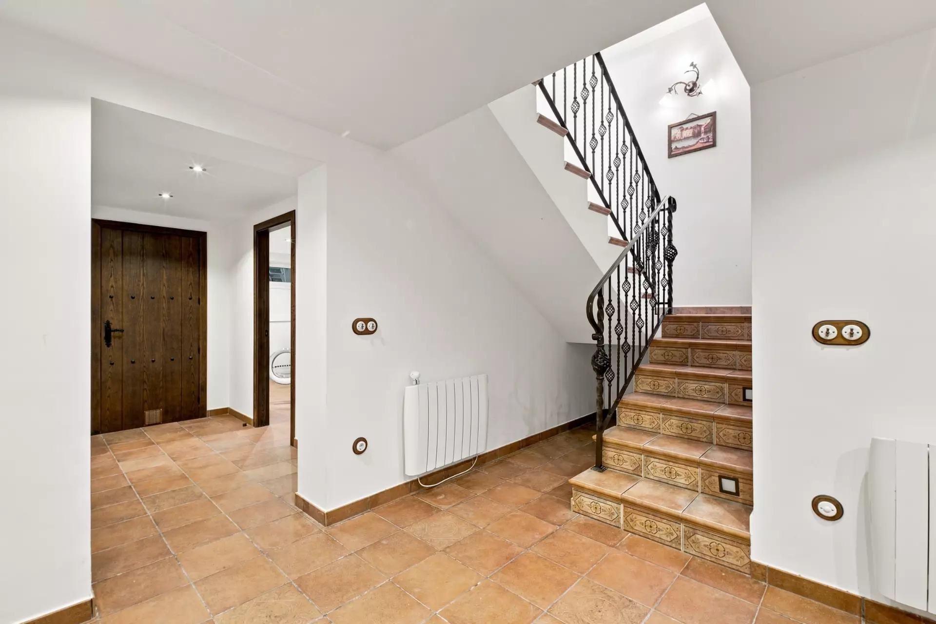 Luxury, Sea Views and High Returns: Exclusive Villa with 24 m Private Mooring