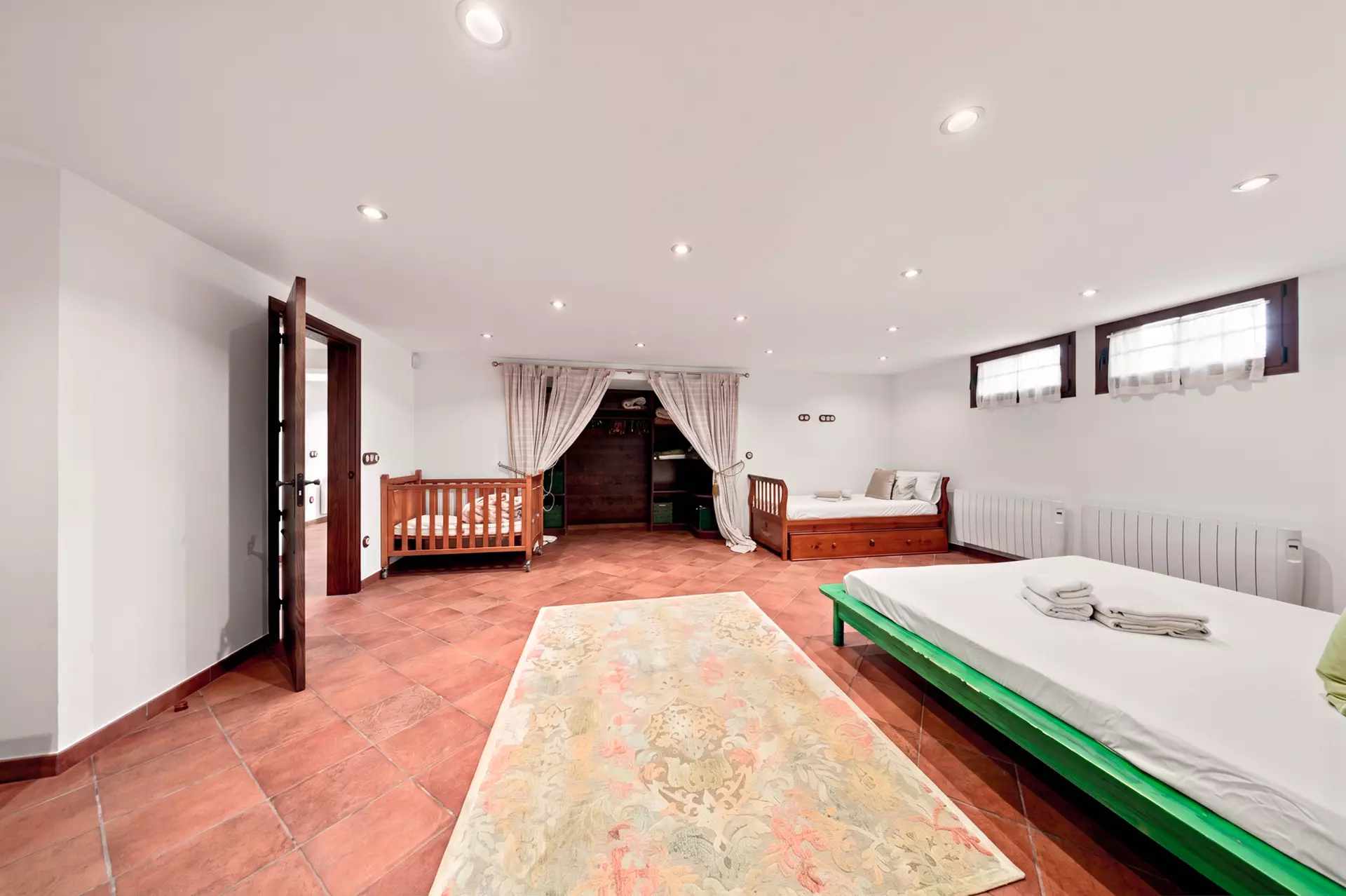 Luxury, Sea Views and High Returns: Exclusive Villa with 24 m Private Mooring