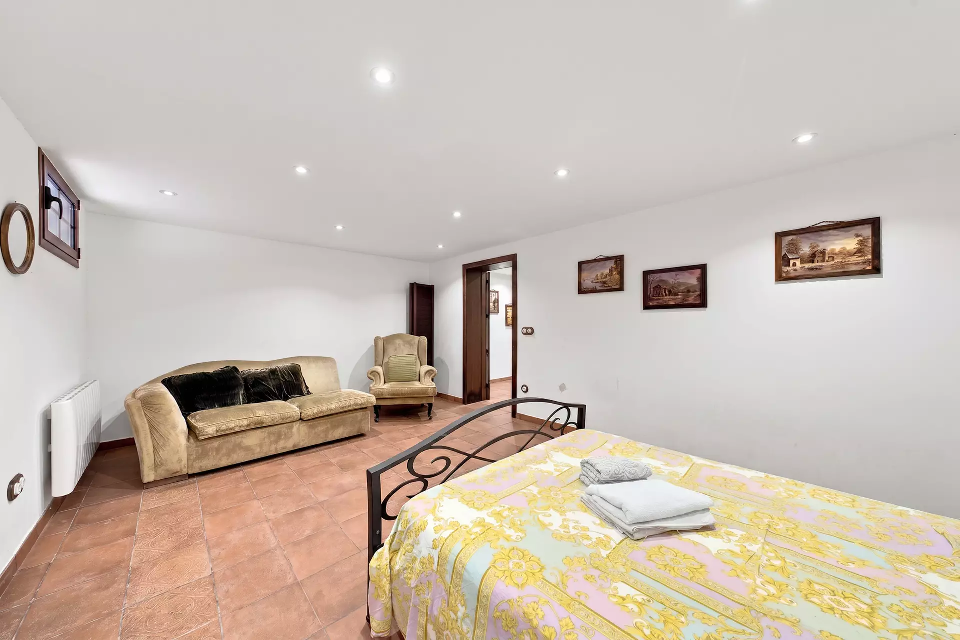 Luxury, Sea Views and High Returns: Exclusive Villa with 24 m Private Mooring