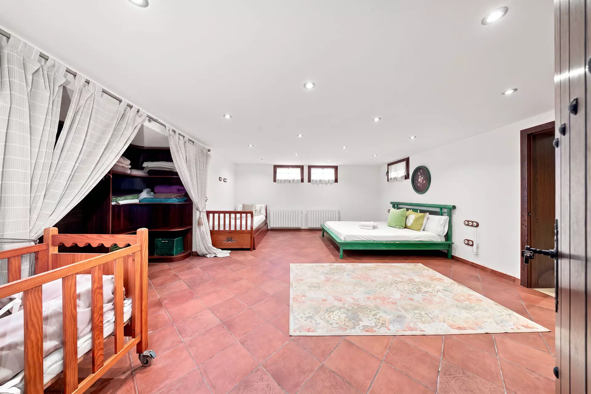 Luxury, Sea Views and High Returns: Exclusive Villa with 24 m Private Mooring