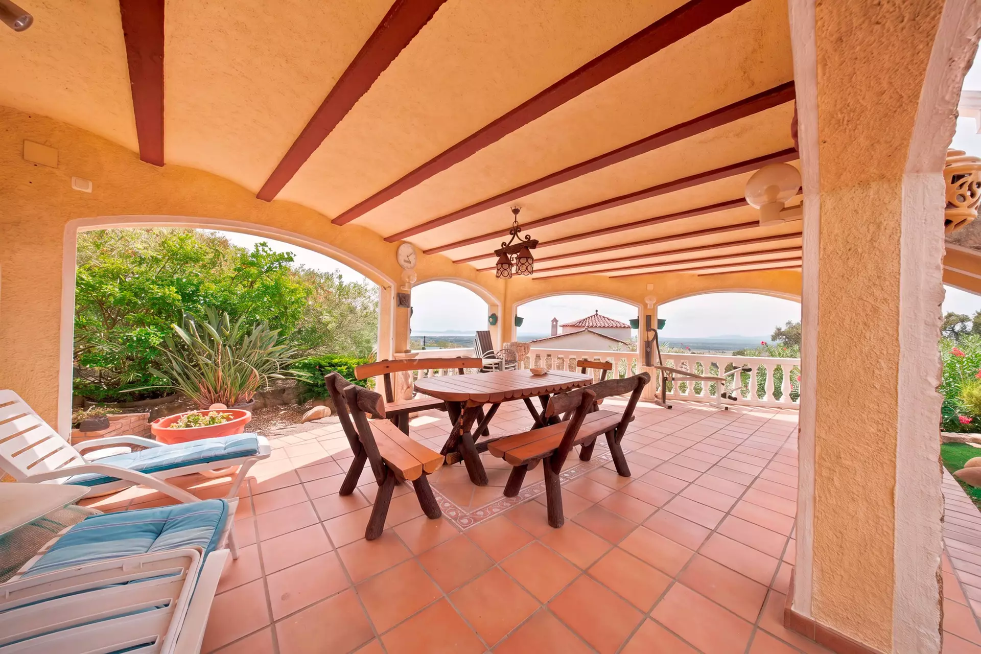 Haus mit Panoramablick in Palau-Saverdera