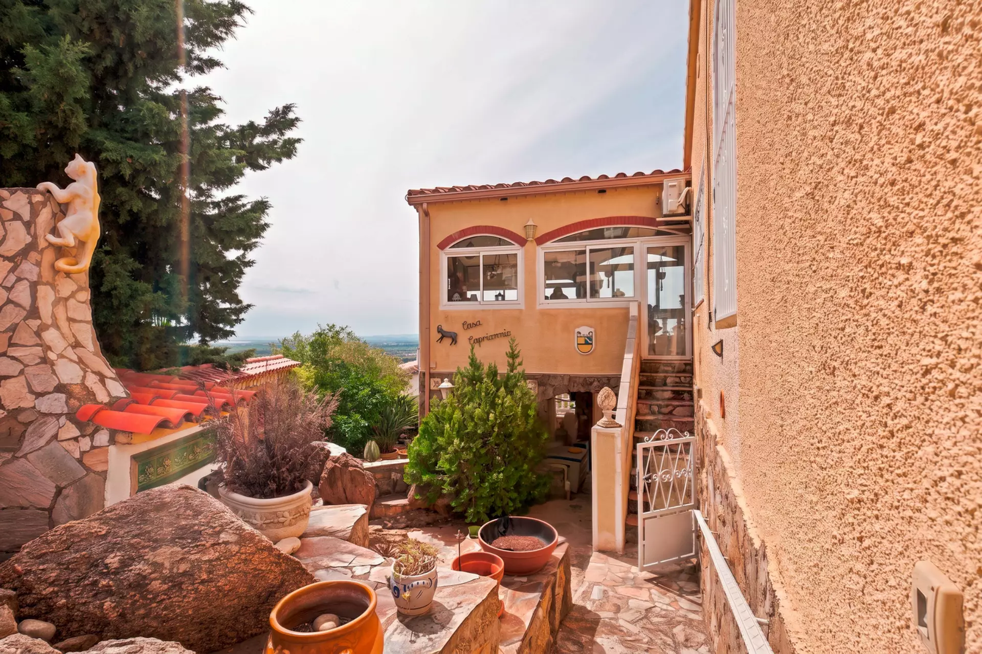 Haus mit Panoramablick in Palau-Saverdera
