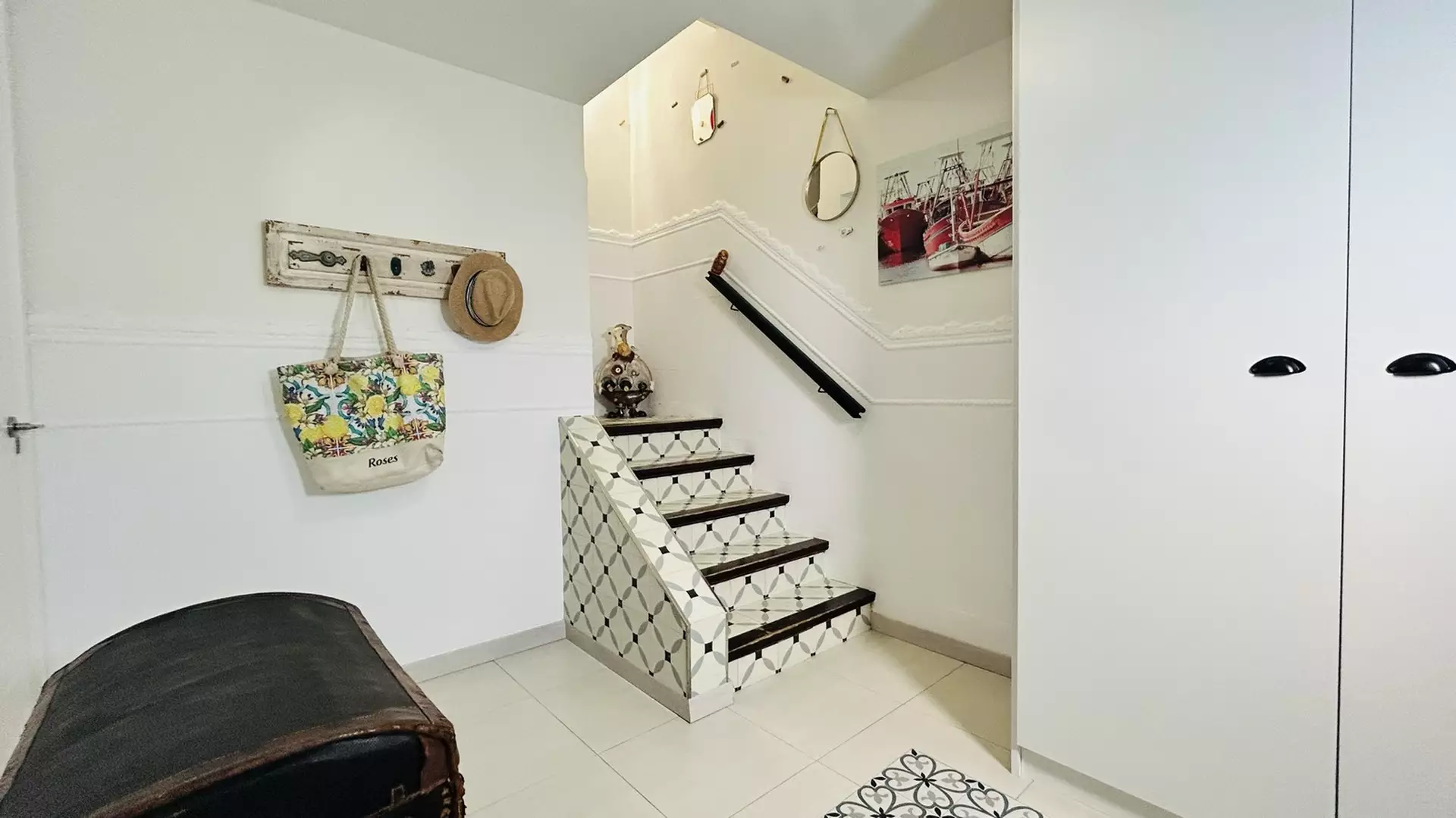 Renovated house with panoramic views in Palau Saverdera