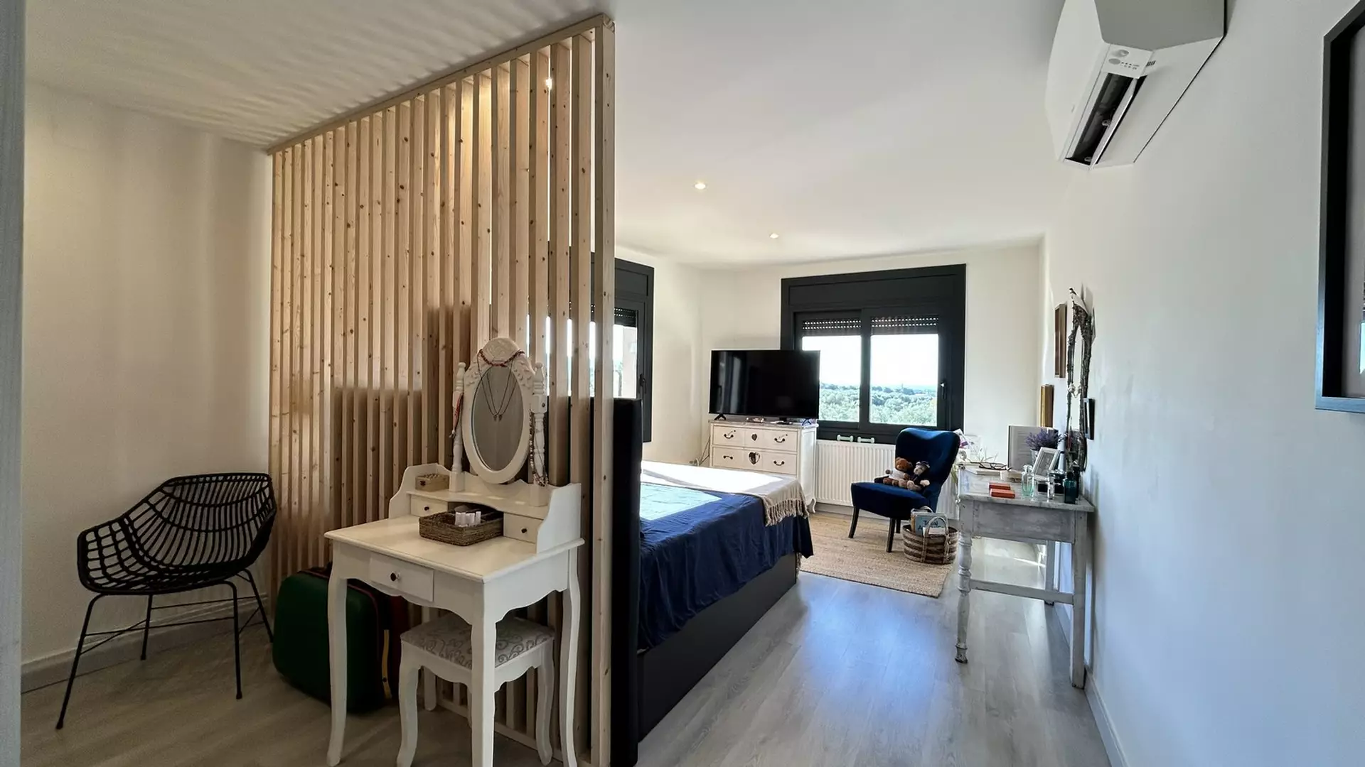 Renovated house with panoramic views in Palau Saverdera