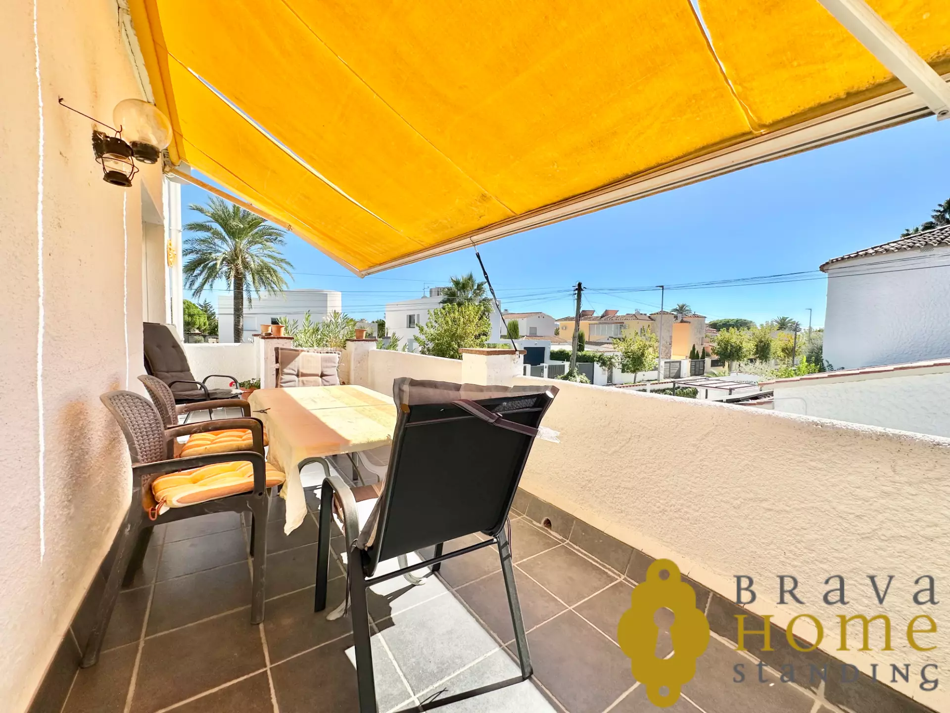 Apartament en venda amb llicencia y vistes al canal a Empuriabrava