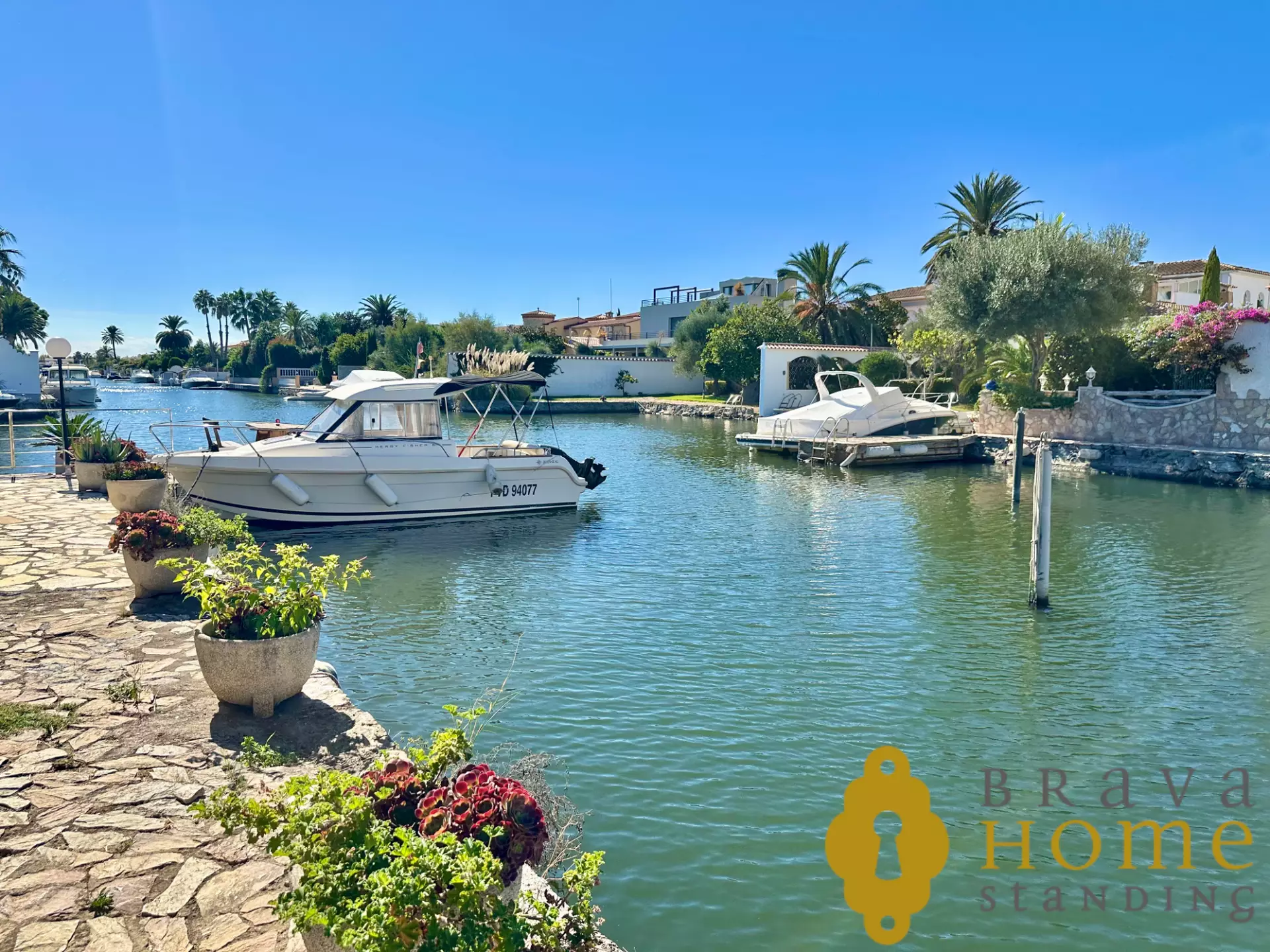 Apartament en venda amb llicencia y vistes al canal a Empuriabrava