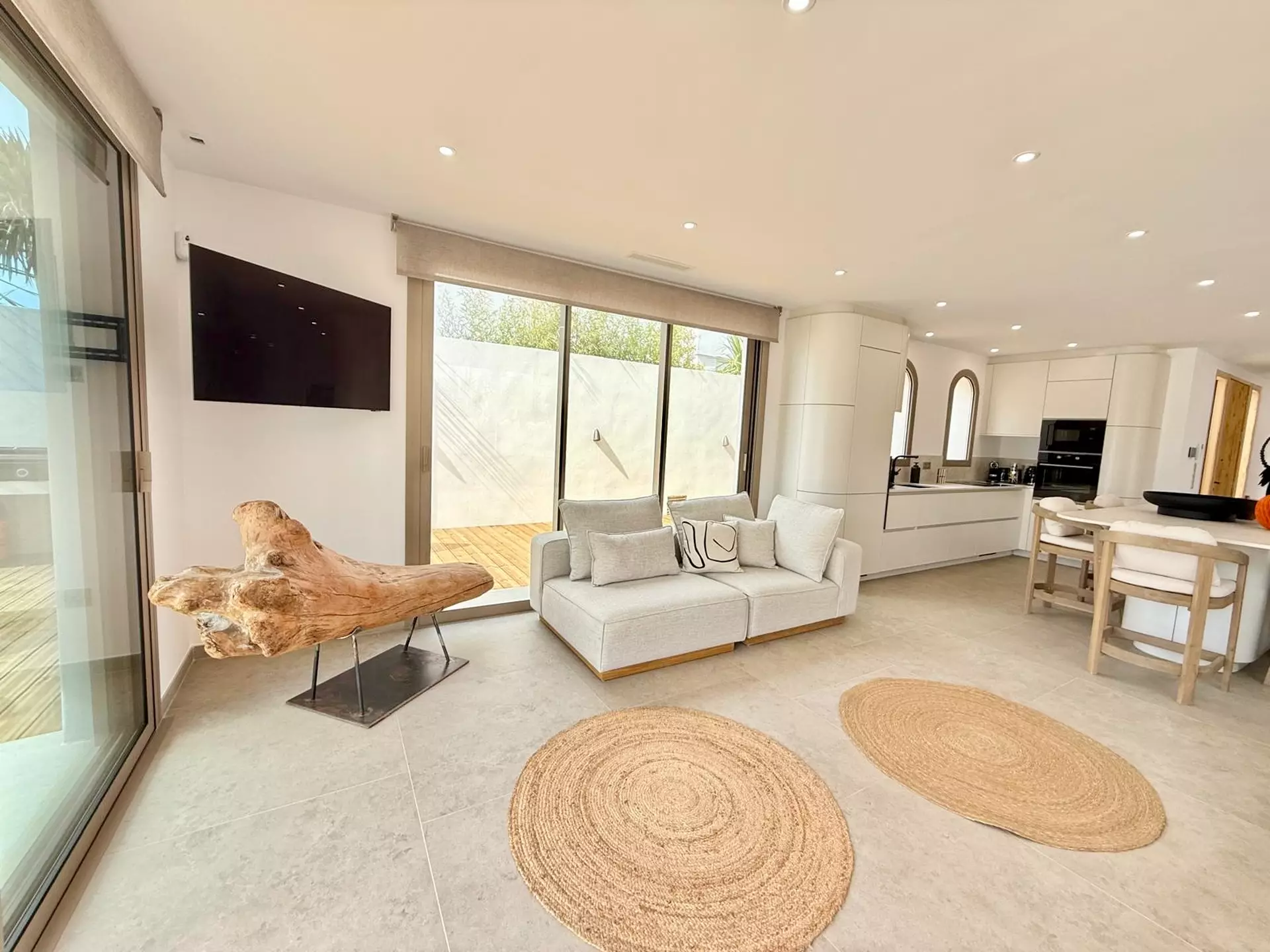 Architektenvilla mit privatem 12-m-Liegeplatz in Empuriabrava zu verkaufen