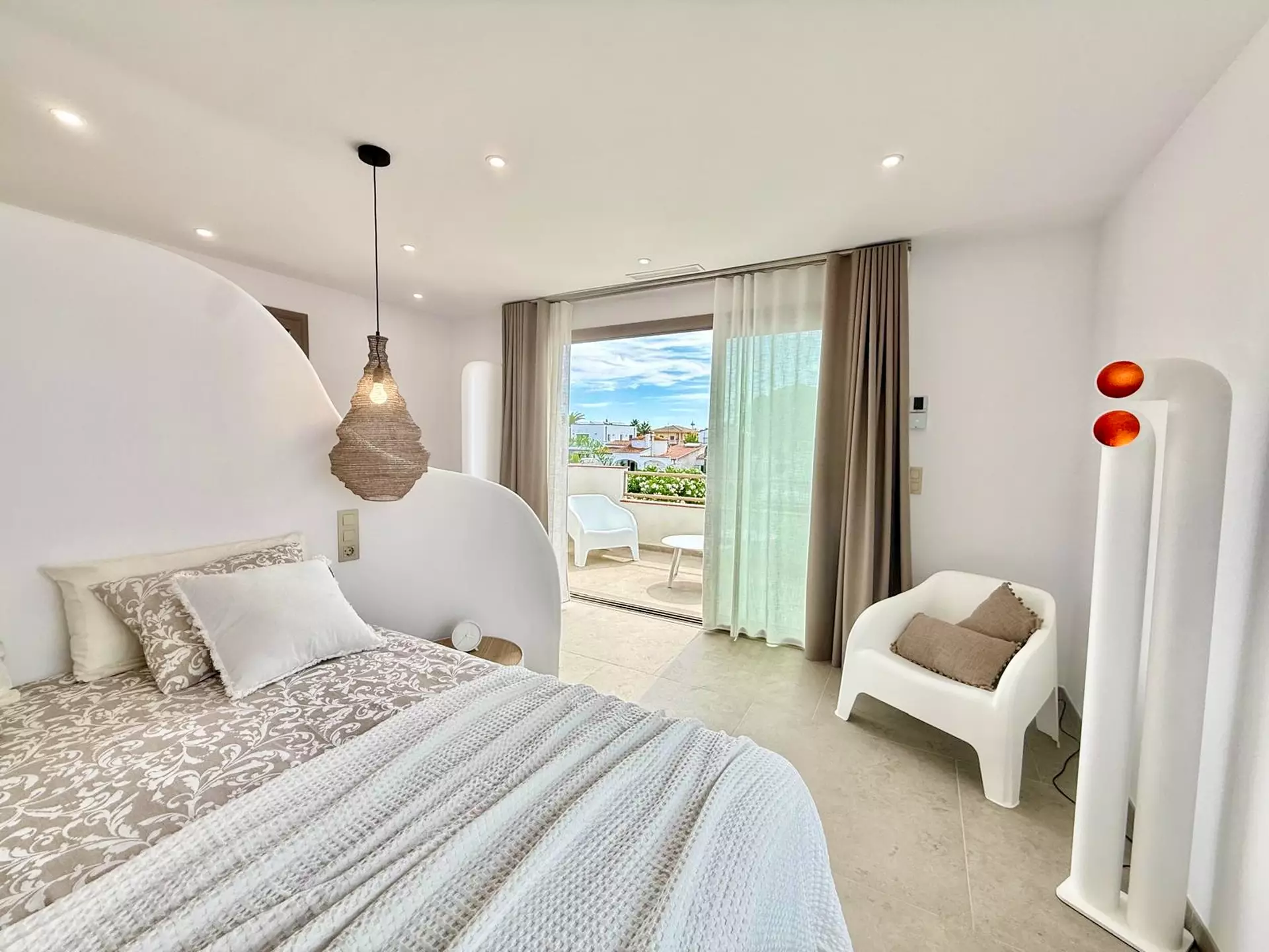Architektenvilla mit privatem 12-m-Liegeplatz in Empuriabrava zu verkaufen