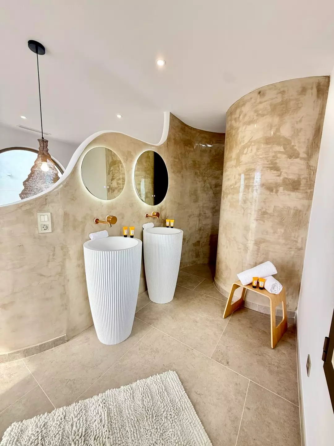 Architektenvilla mit privatem 12-m-Liegeplatz in Empuriabrava zu verkaufen